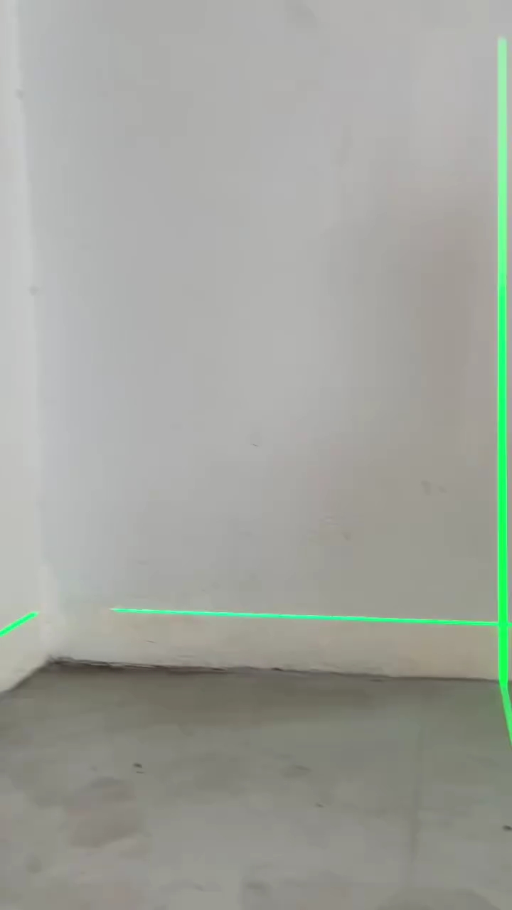 เครื่องวัดระดับเลเซอร์ ยี่ห้อ AKITA มีมาให้เลือก 2 แบบ 12 เส้น และ 16 เส้น