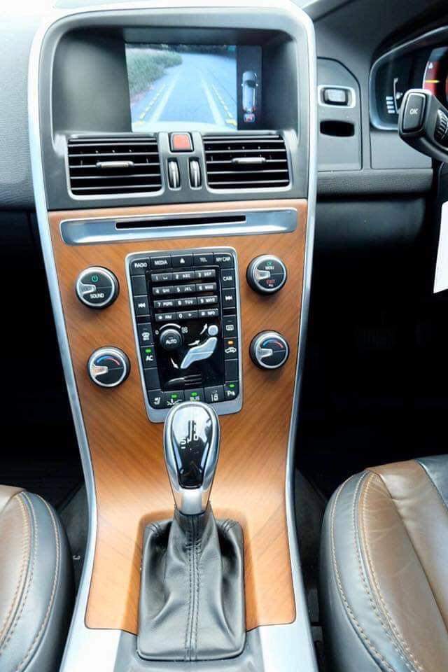 Volvo XC60 D4 Sport Crossover เครื่อง 2.0 Diesel Turbo ปี 2014