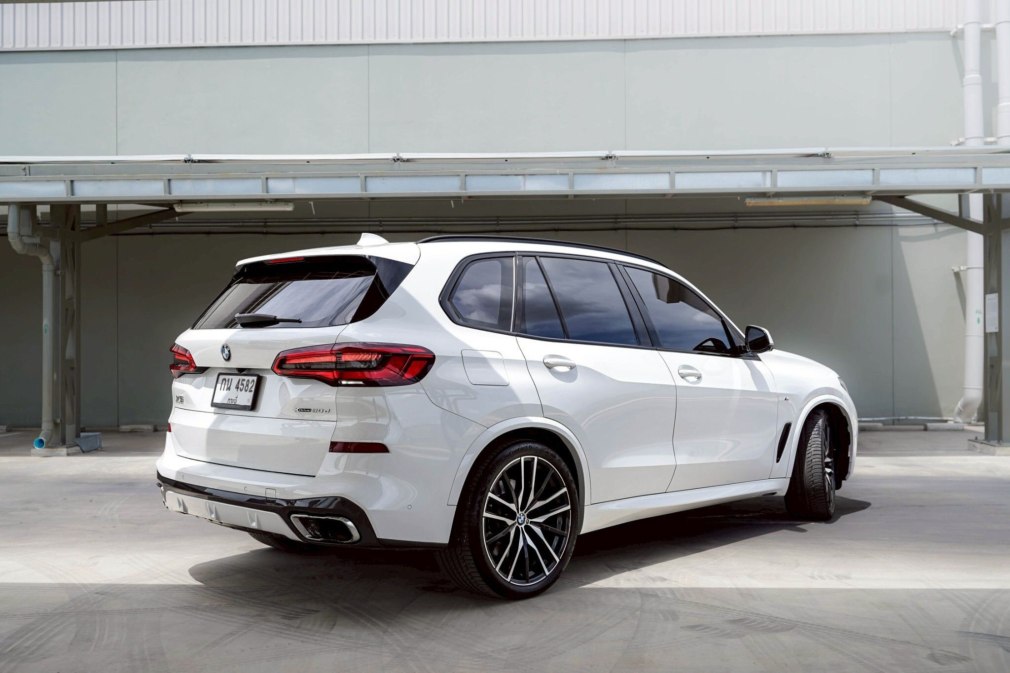 BMW X5 30d M-Sport (G05) ขาว/น้ำตาล ปี 2018