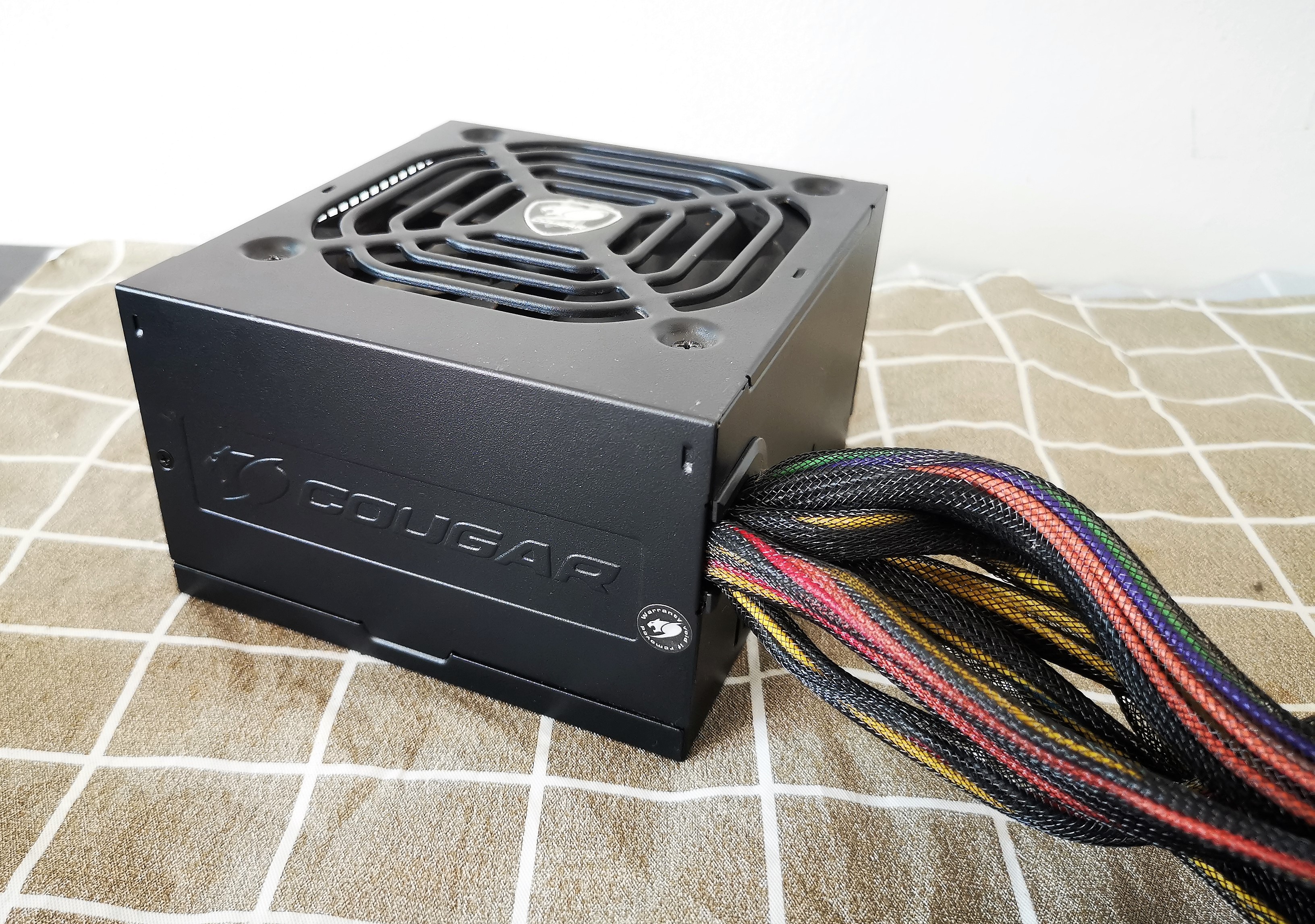 PSU Cougar STX750 750W (80+ WHITE)