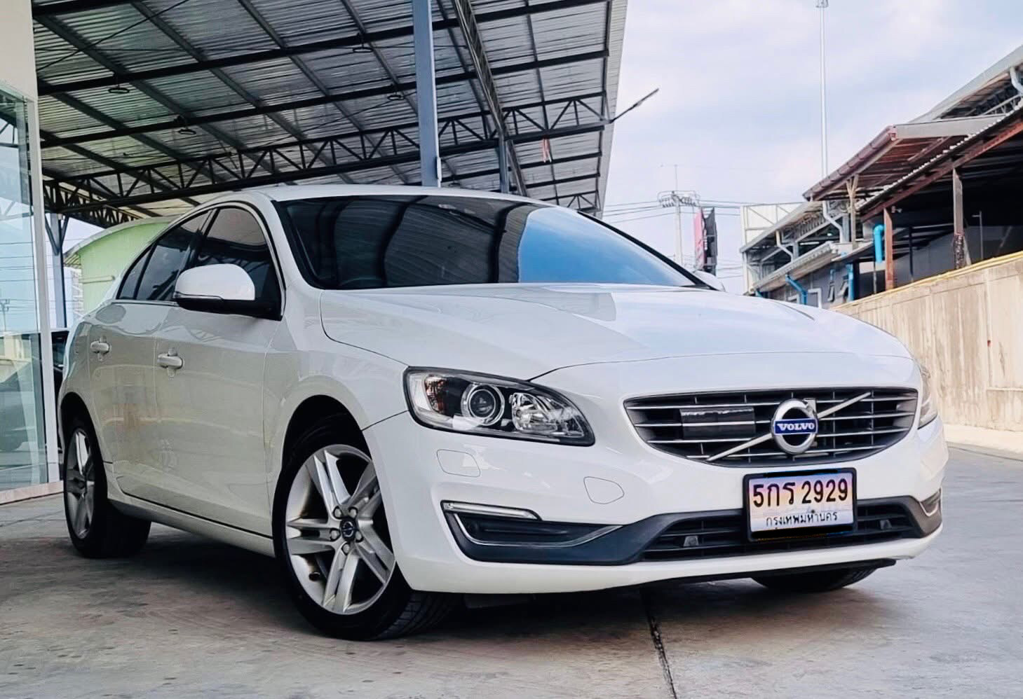 VOLVO S60 T5 Minor Change ปี 2016
