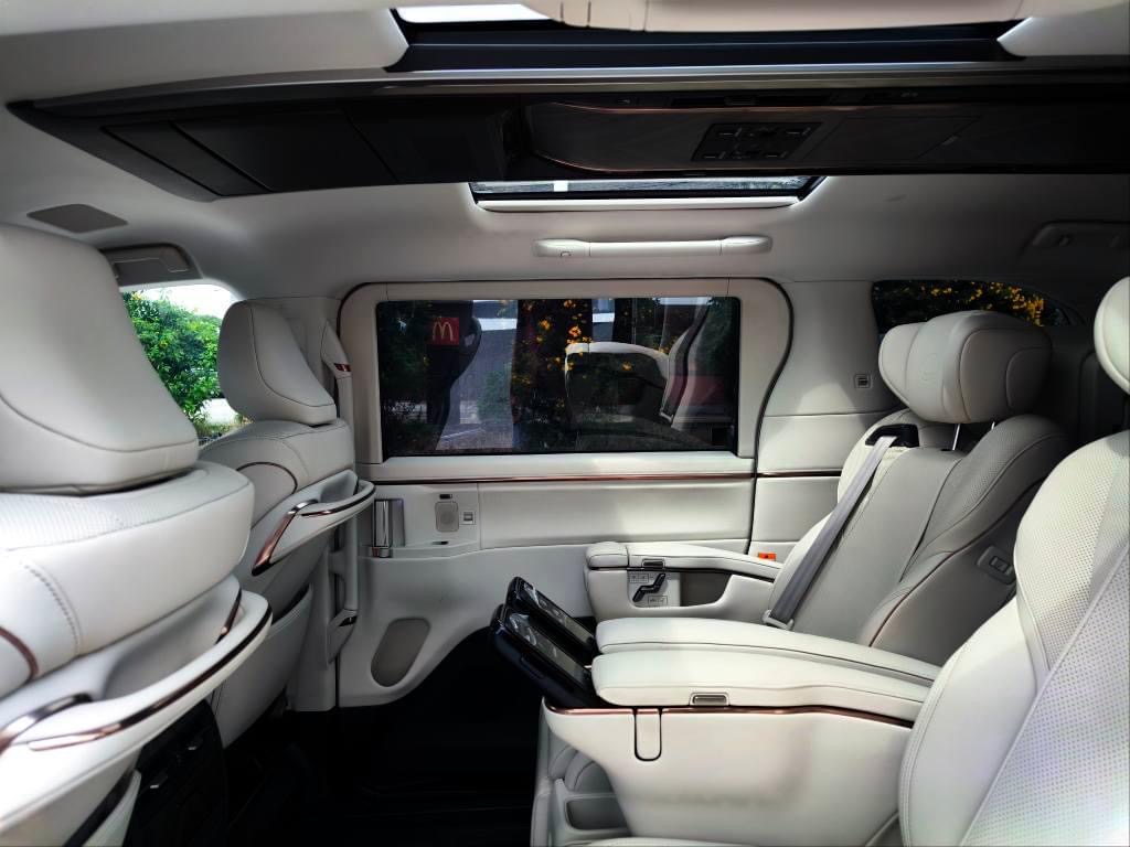 LEXUS LM350h 2.5 Executive 4WD 7 Seats Van ปี 2024