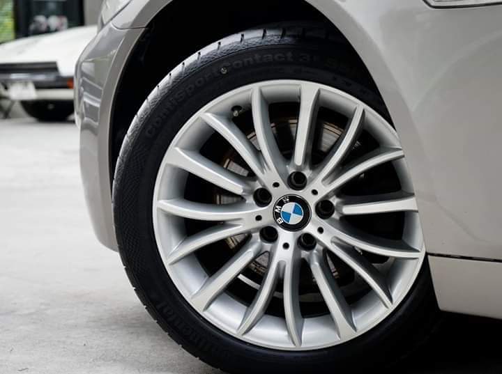 BMW 523i ปี 2012
