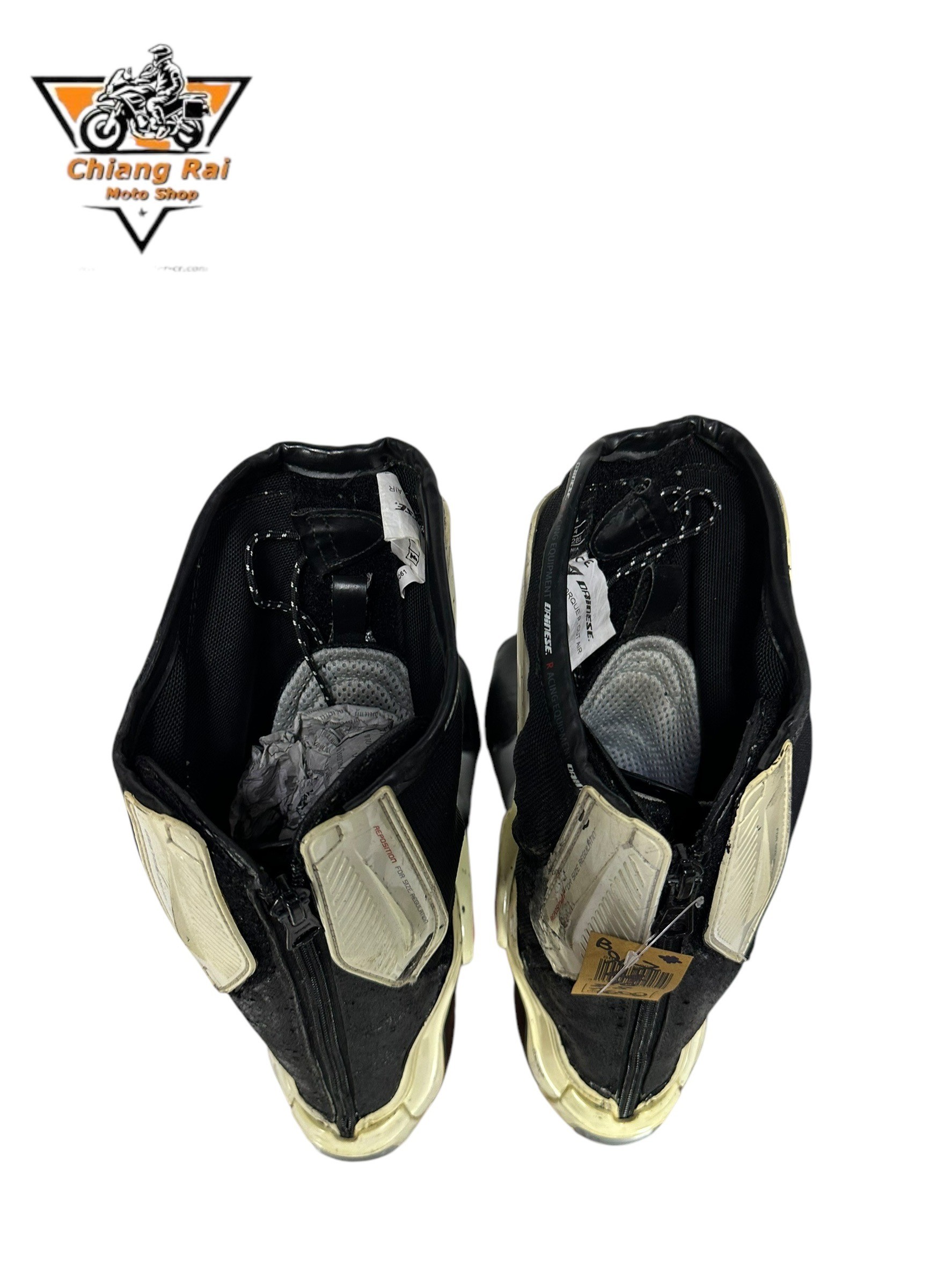 รองเท้าขี่มอเตอร์ไซด์( มือสอง) RCBS-967 Size ขนาดจากป้าย 44:EUR / 10:UK / 28:Cm.(dainese)