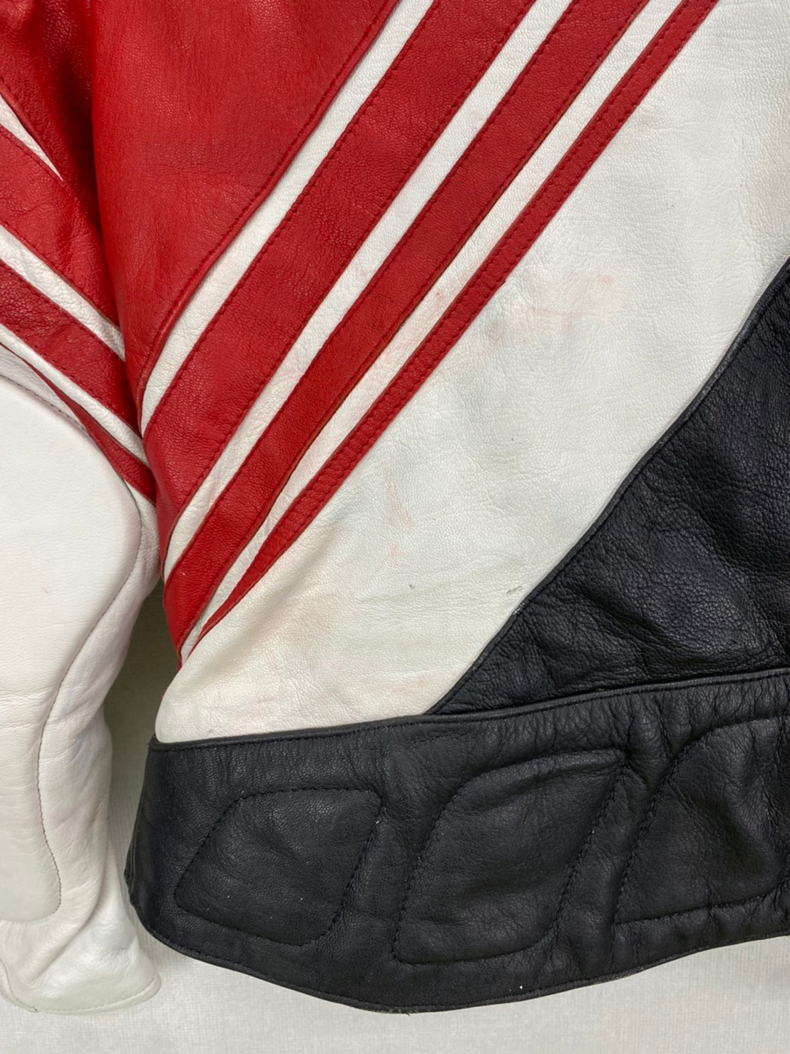 เสื้อการ์ดสำหรับขี่มอเตอร์ไซด์( มือสอง) RCSS 032: อก 34" ยาว 21" ** Heingericke **