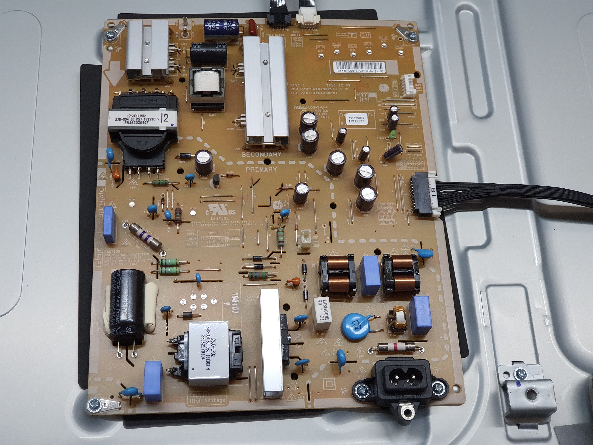 ซ่อมโทรทัศน์ LCD-TV ยี่ห้อ LG รุ่น 32LD460 อาการเปิดไม่ติด