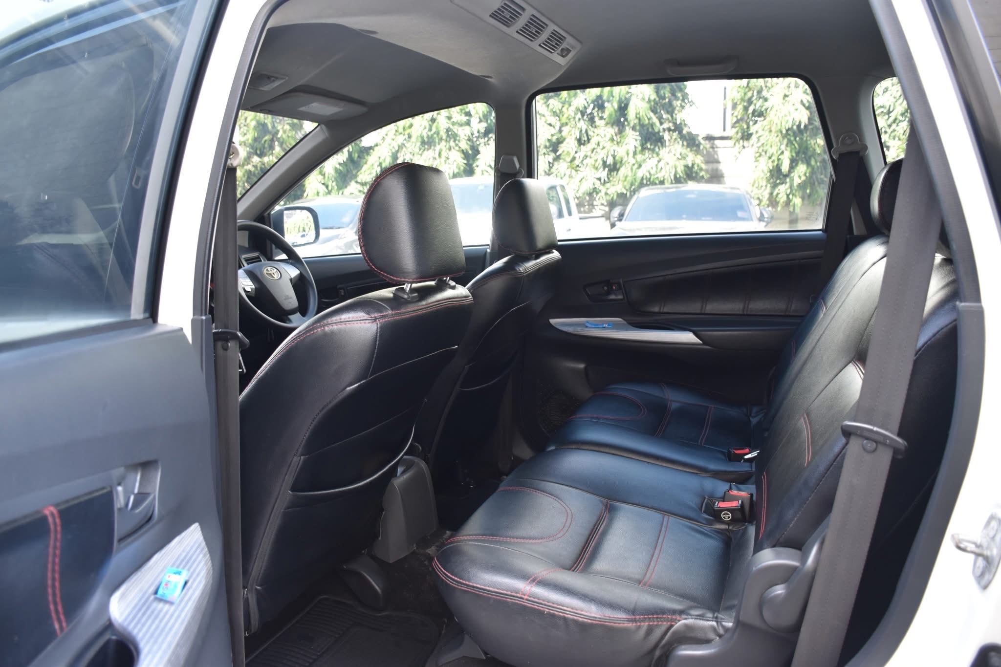 TOYOTA AVANZA 1.5 S ปี2013
