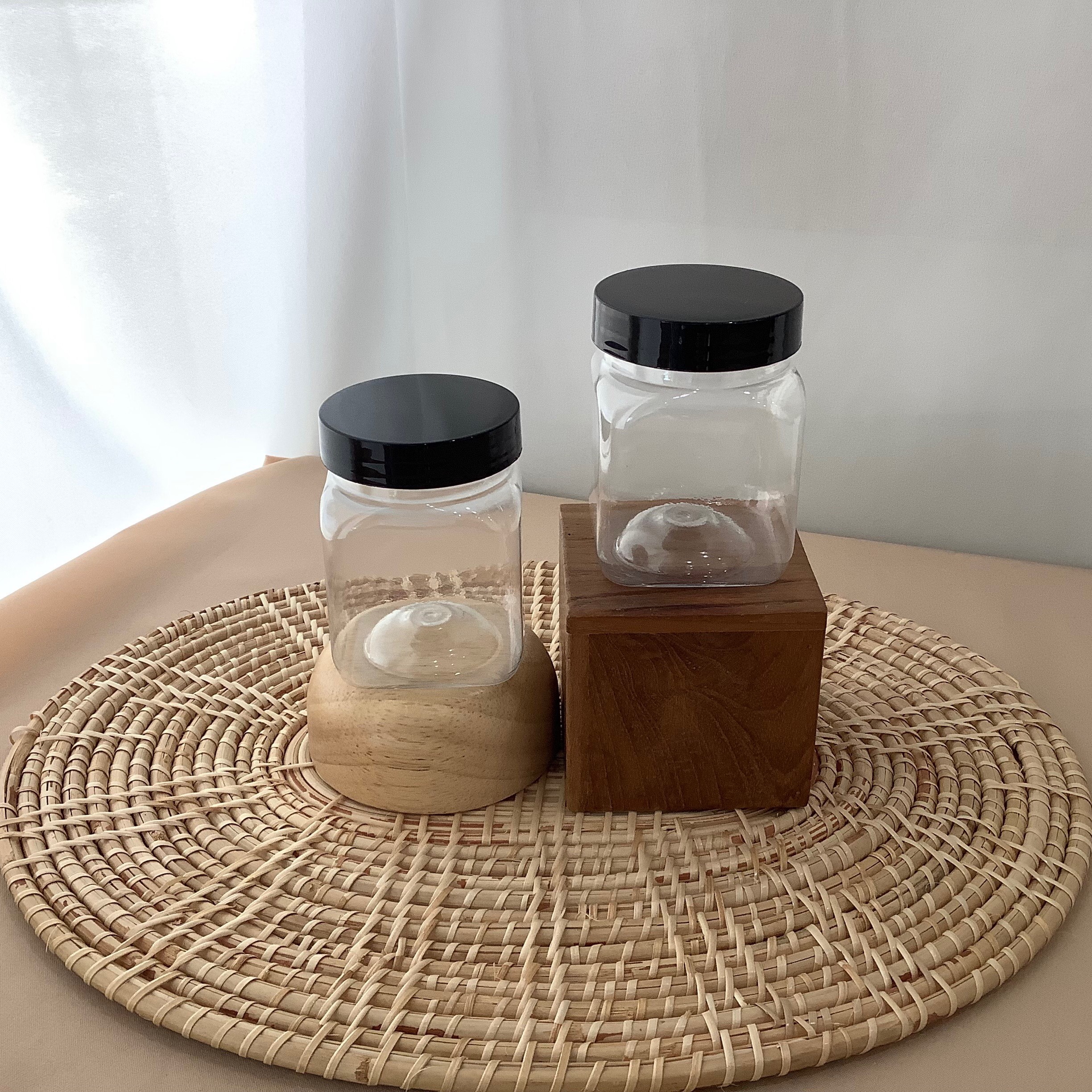 (กล่องละ56ใบ)กระปุกพลาสติก 170ml ทรงเหลี่ยม+ฝาเกลียวสีดำ ราคาใบละ7บ.