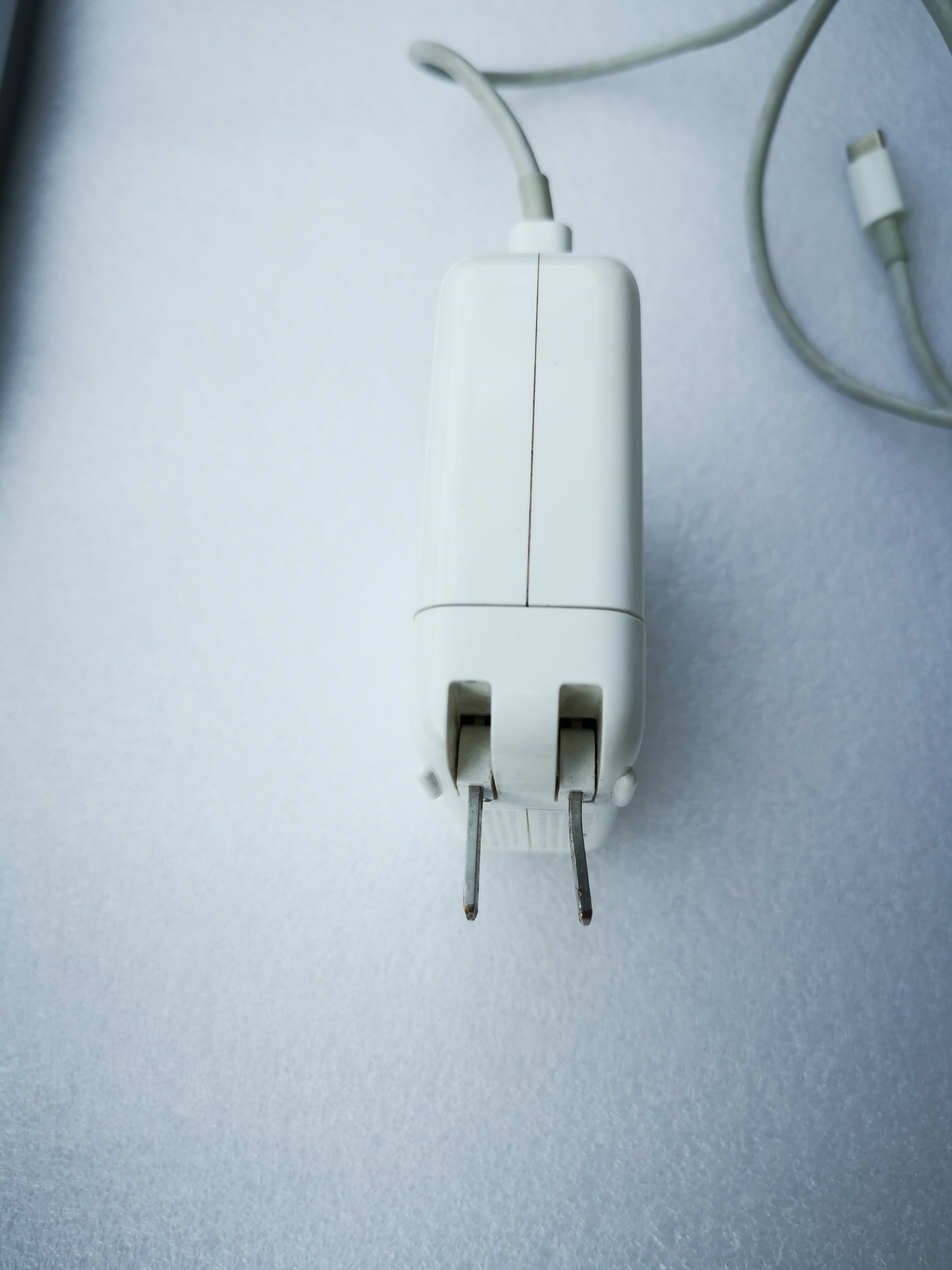 MacBook Pro (13" 2018 PortsThunderbolt 3 จำนวน 4 พอร์ต)