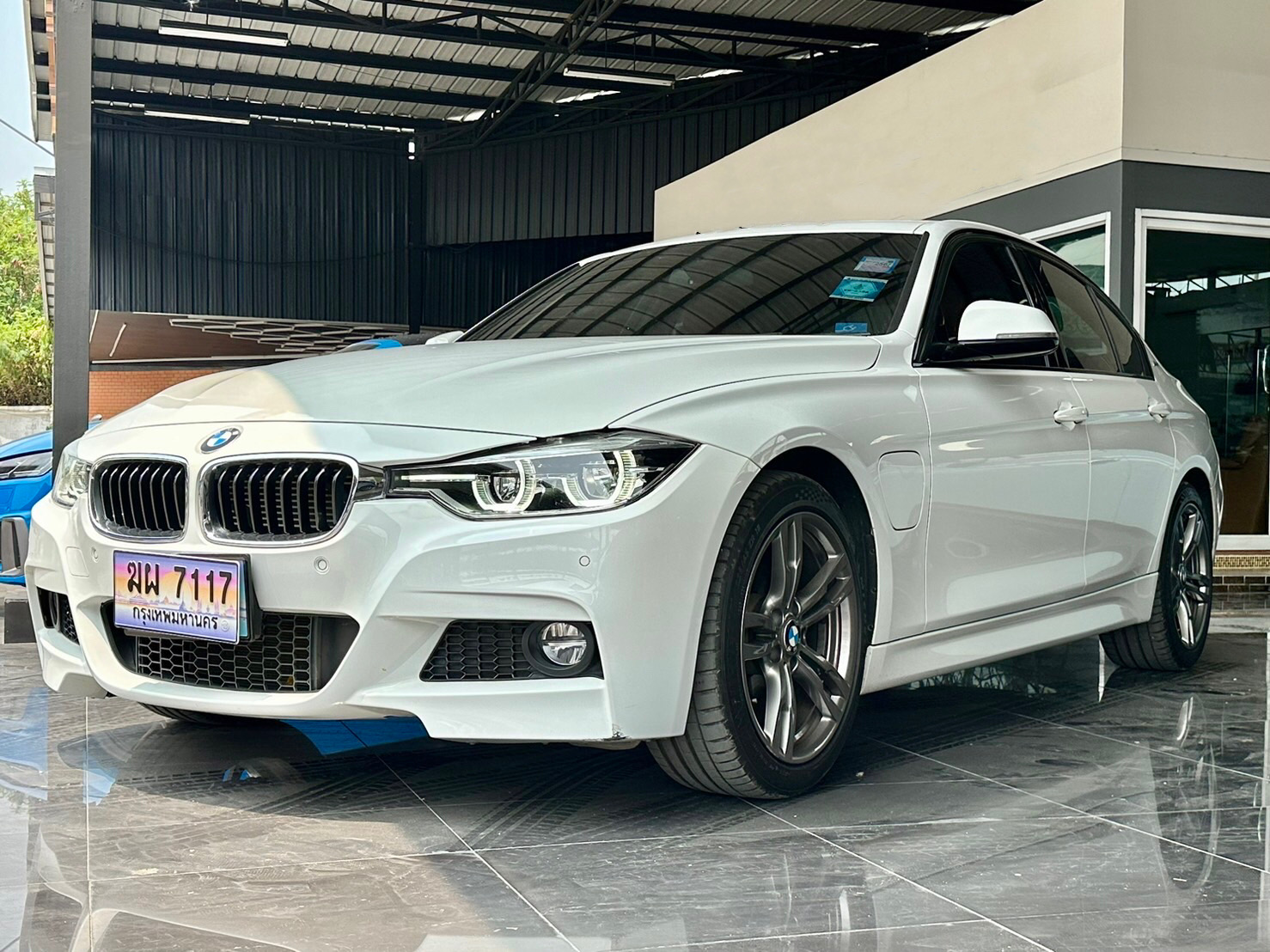 BMW 330e M Sport ปี 2016