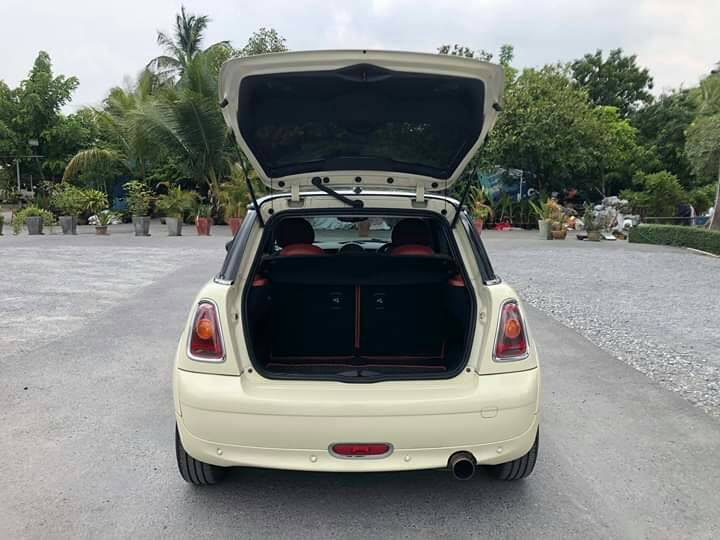Mini Cooper RHD ปี 2010