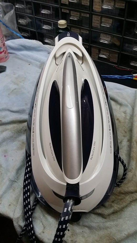 ซ่อมเตารีดไอน้ำ ยี่ห้อ PHILIPS รุ่น GC9622 อาการเครื่องไม่ทำงาน