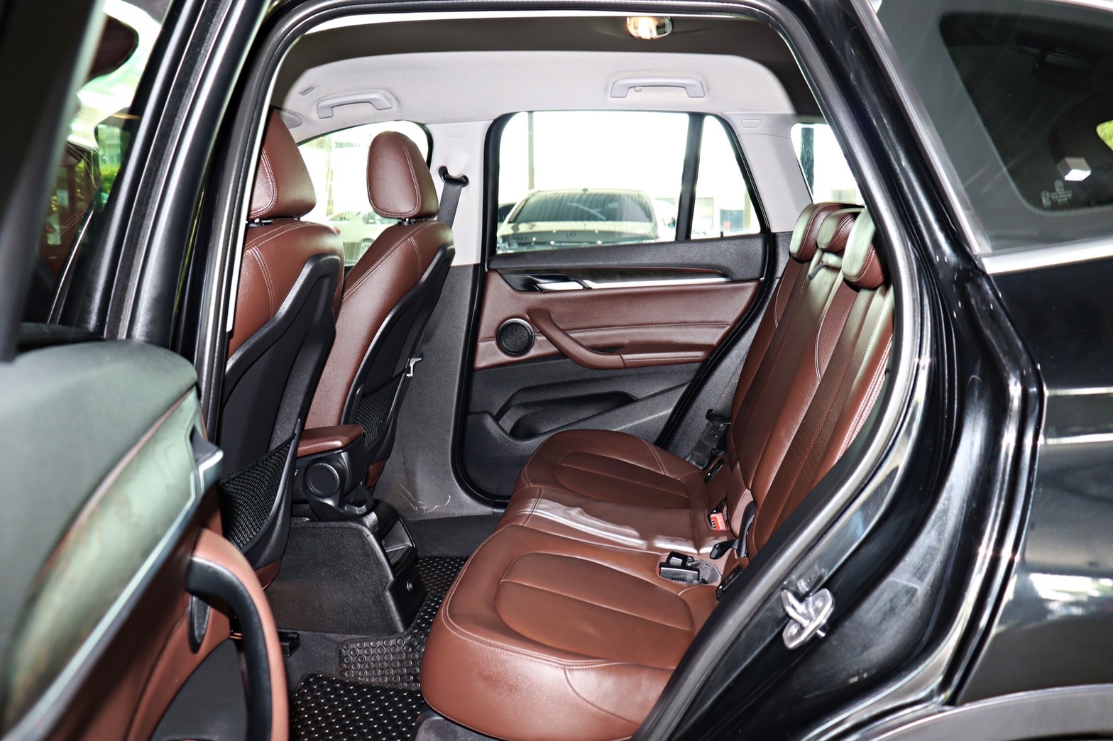BMW X1 sDrive18d X-Line (F48) ปี 2016