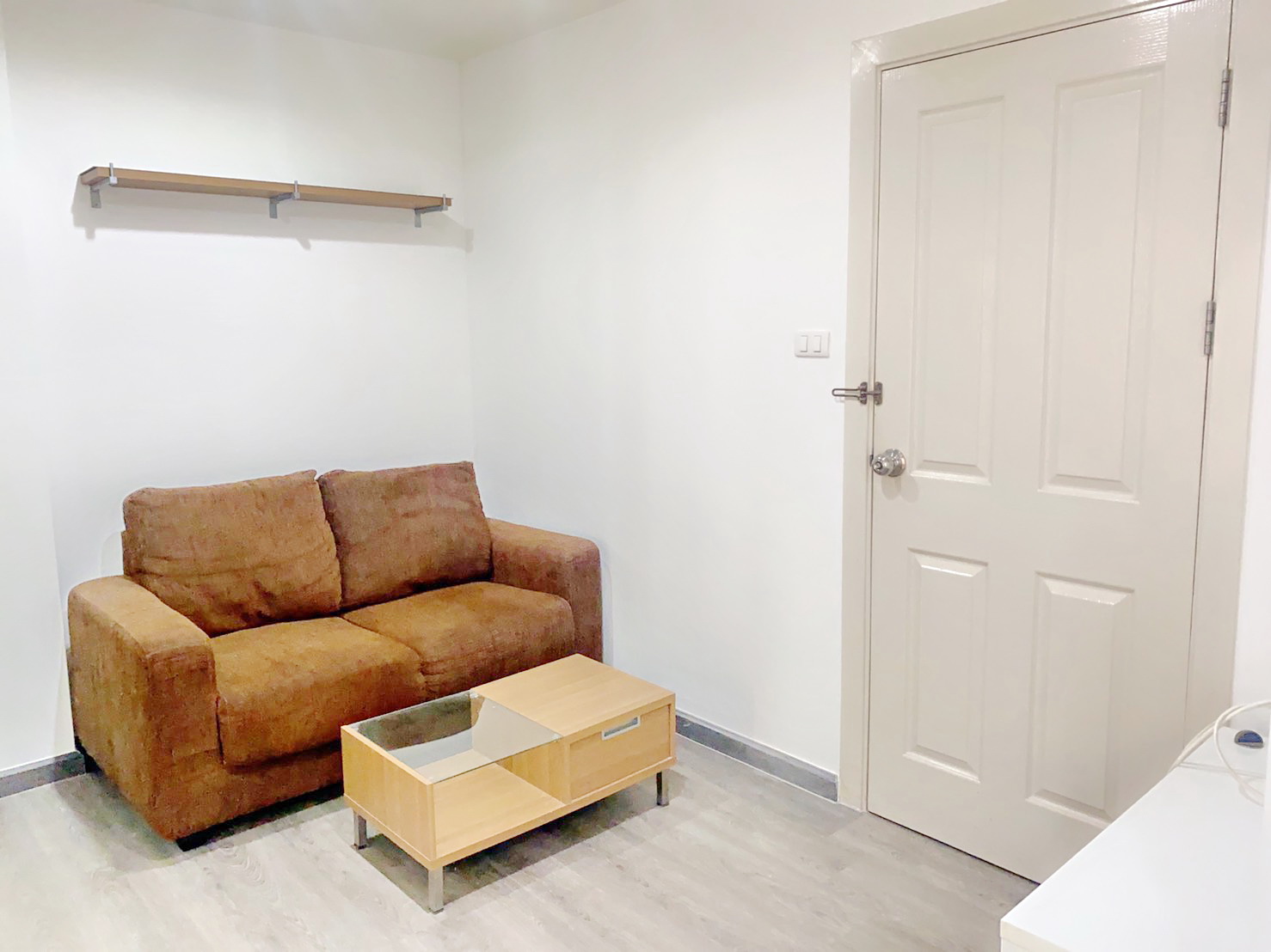 ให้เช่า เอ พลัส คอนโดในเรวดี 18 ห้องรีโนเวทใหม่