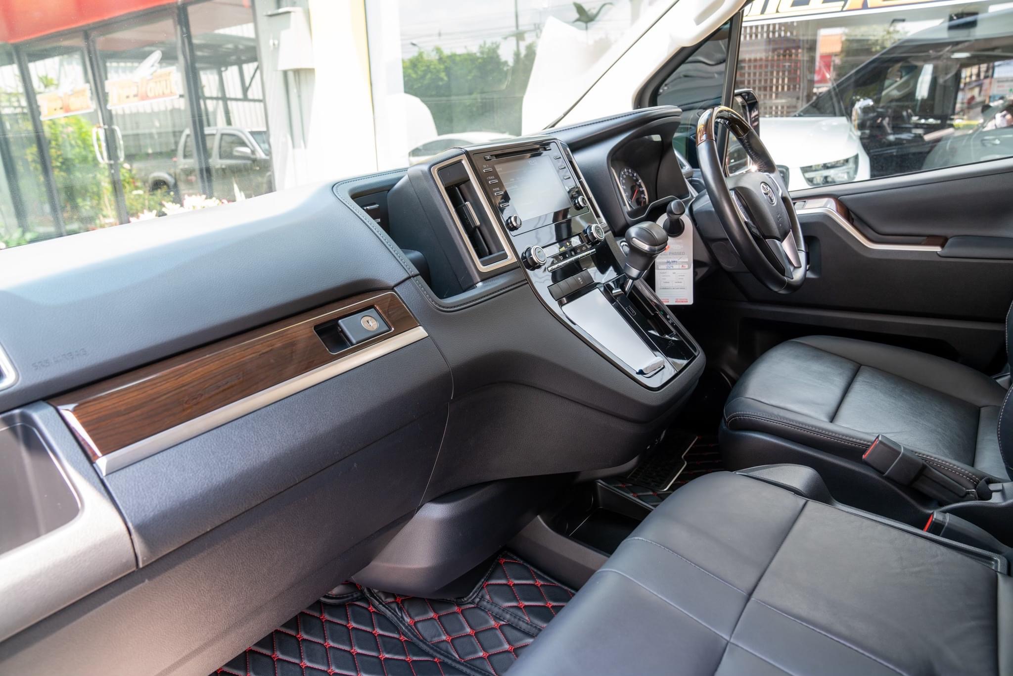 Toyota Majesty 2.8 Grande ปี 2020