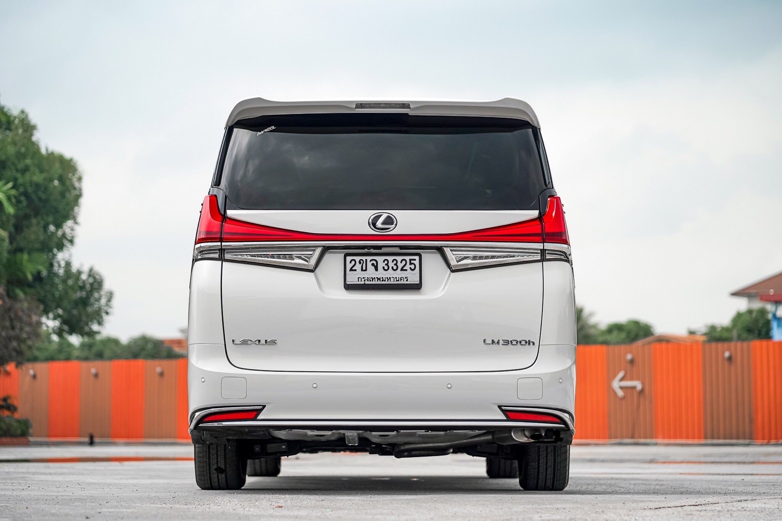 Lexus LM300h 7Seat ปี 2020