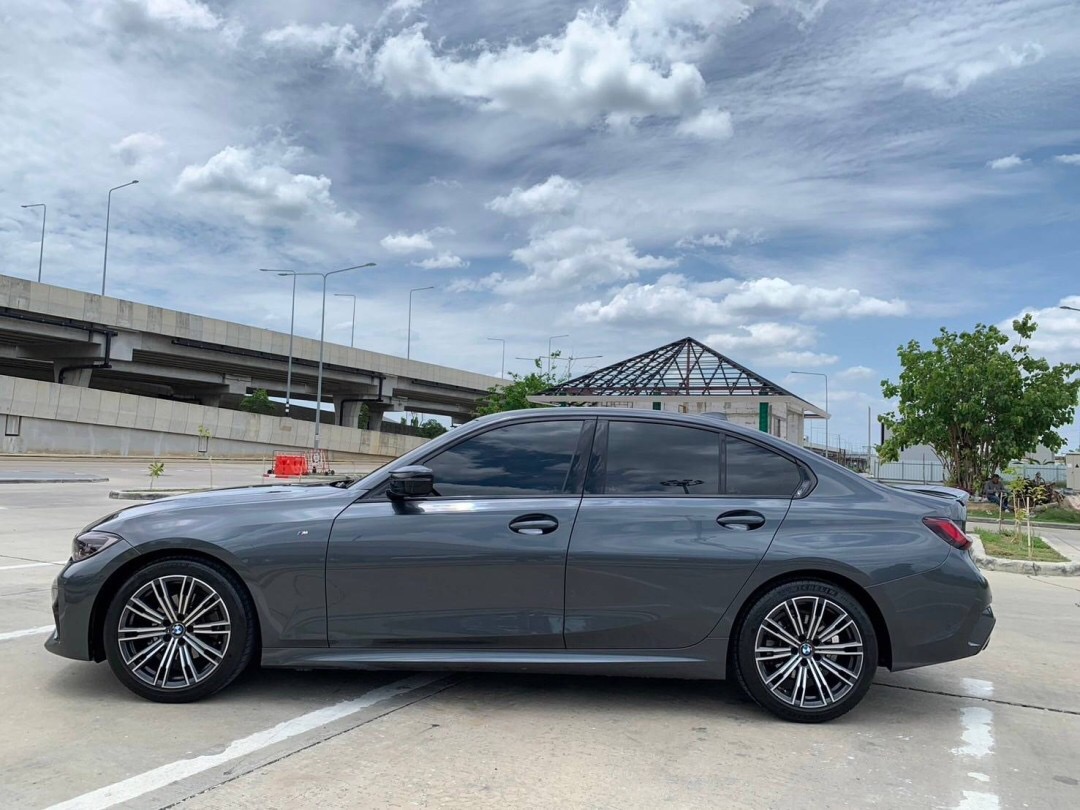 BMW 320d M sport Topสุด ดีเซล ปี 2021 แท้ จด 22 สีเทาเข้ม