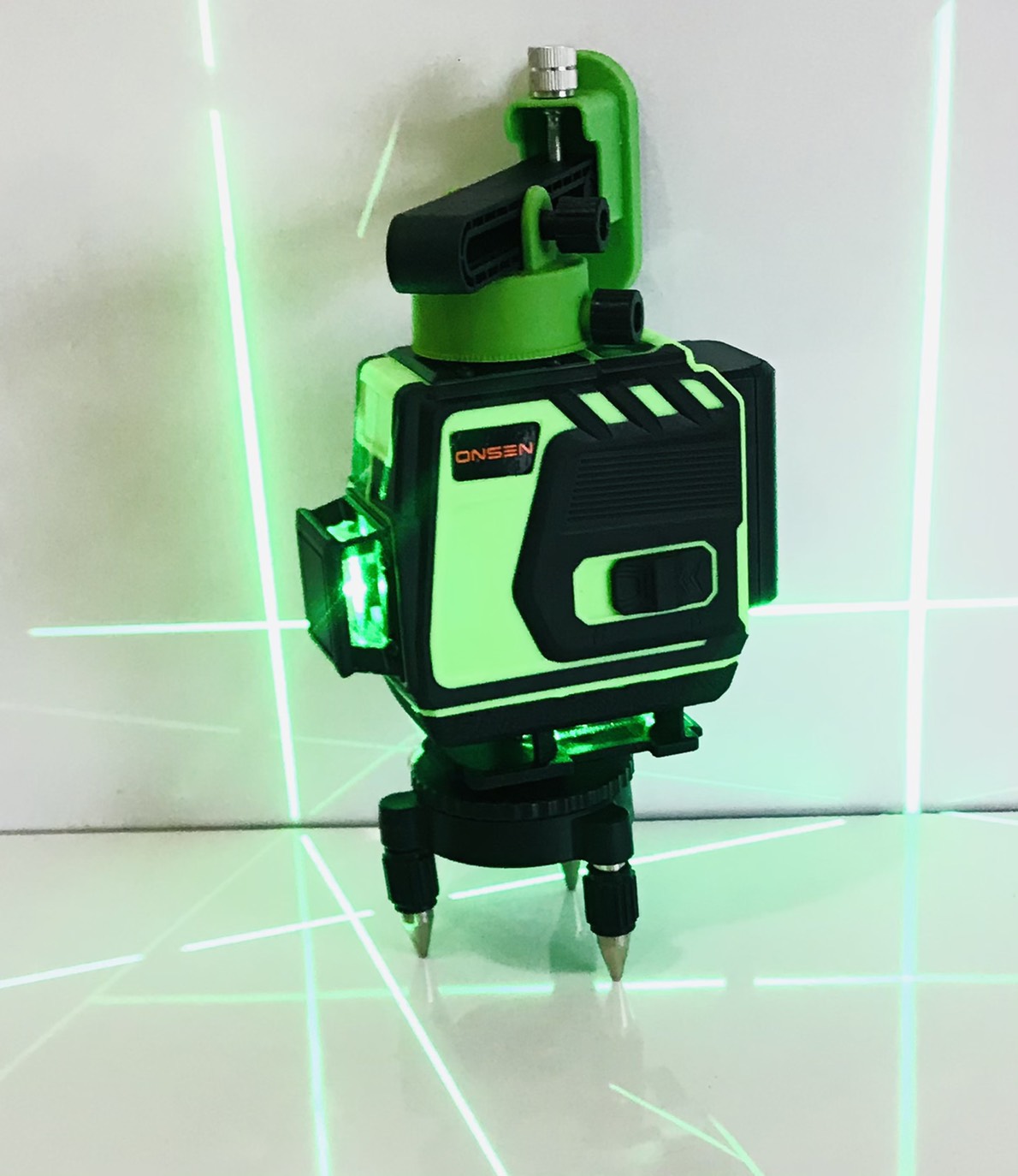 เลเซอร์วัดระดับแสงเขียว 12 เส้น ยี่ห้อ Onsen แบต 2 ก้อน