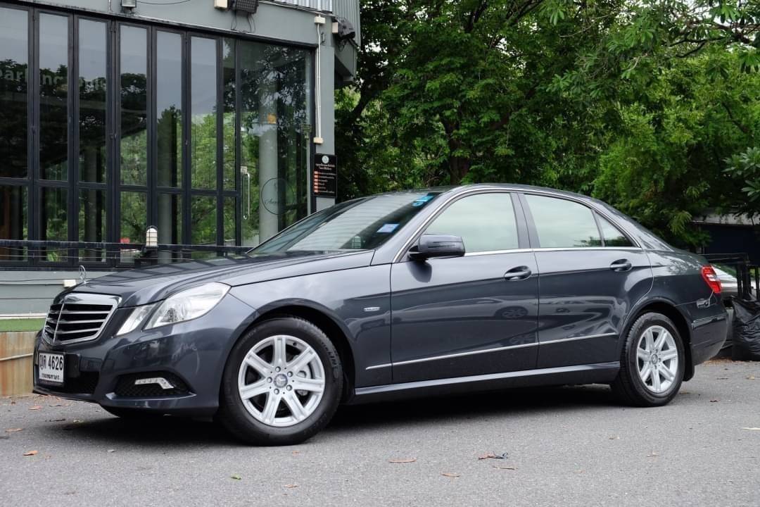 Mercedes Benz E200 cgi ปี 2011