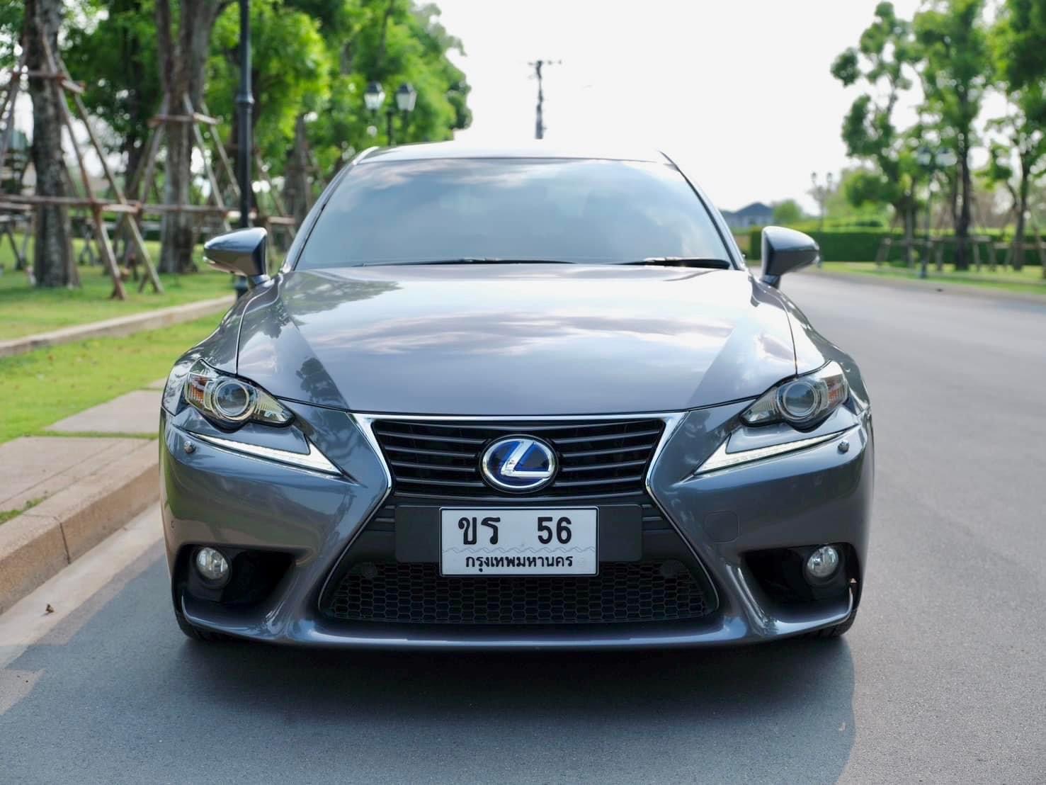 Lexus IS300h luxury ปี2013