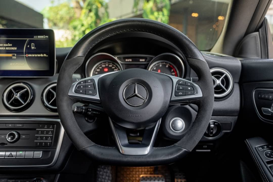 Mercedes-Benz CLA250 AMG WhiteArt Edition ปี 2018