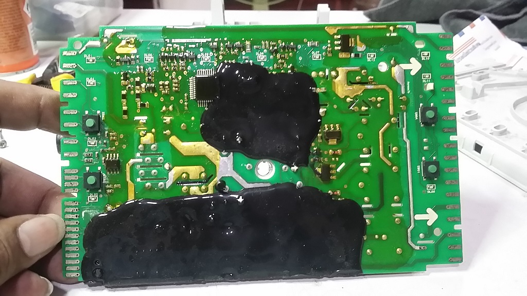 ซ่อมเครื่องซักผ้า ยี่ห้อ WHIRLPOOL รุ่น AWD-41808 อาการเครื่องรวน