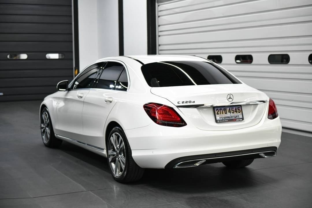 Mercedes Benz C220d avantgarde ปี2022