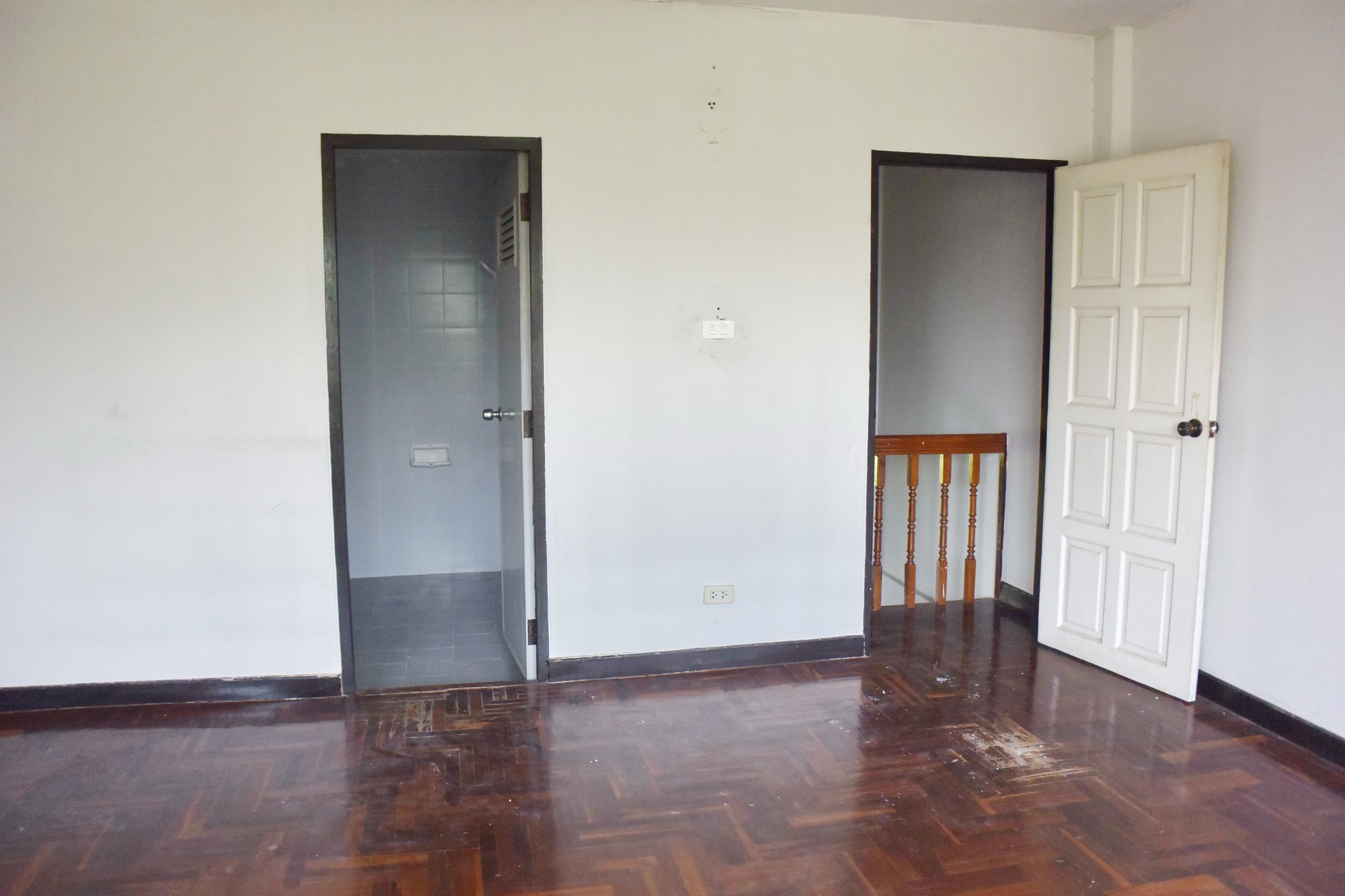 ให้เช่าบ้านเปล่า 3 ชั้น ถ.ราชพฤกษ์ ใกล้ MRT บางรักใหญ่ 3 ก.ม