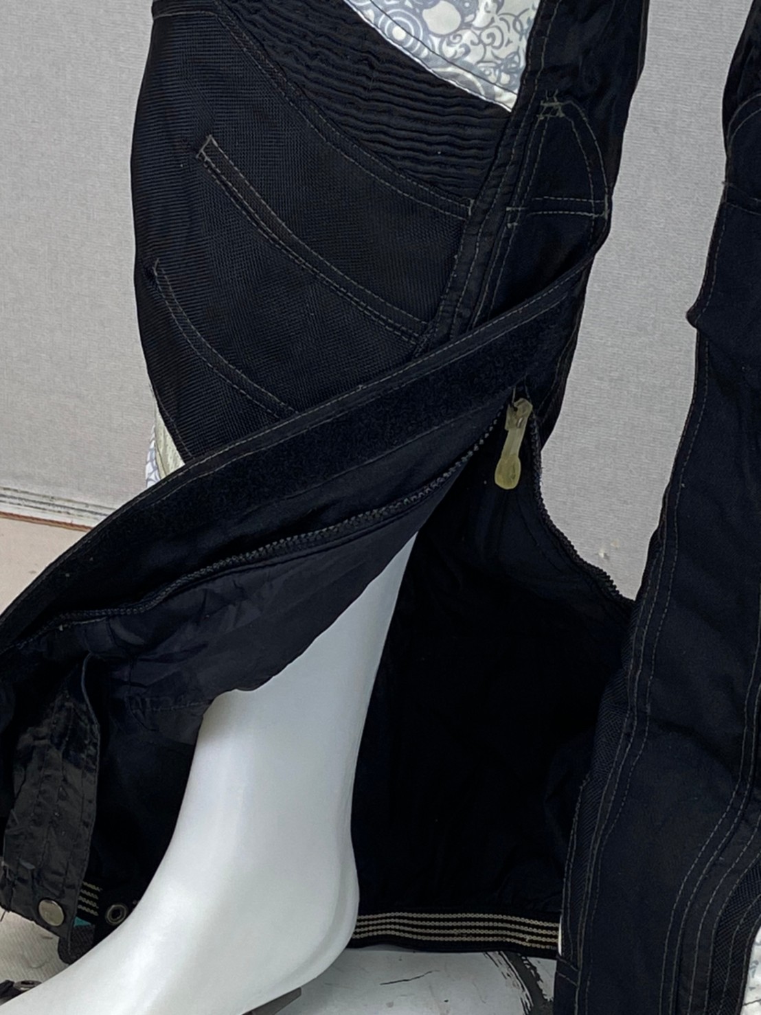 กางเกงขี่มอเตอร์ไซด์ ( มือสอง ) E&A 202: เอว 36" ยาว 33" ***Castje