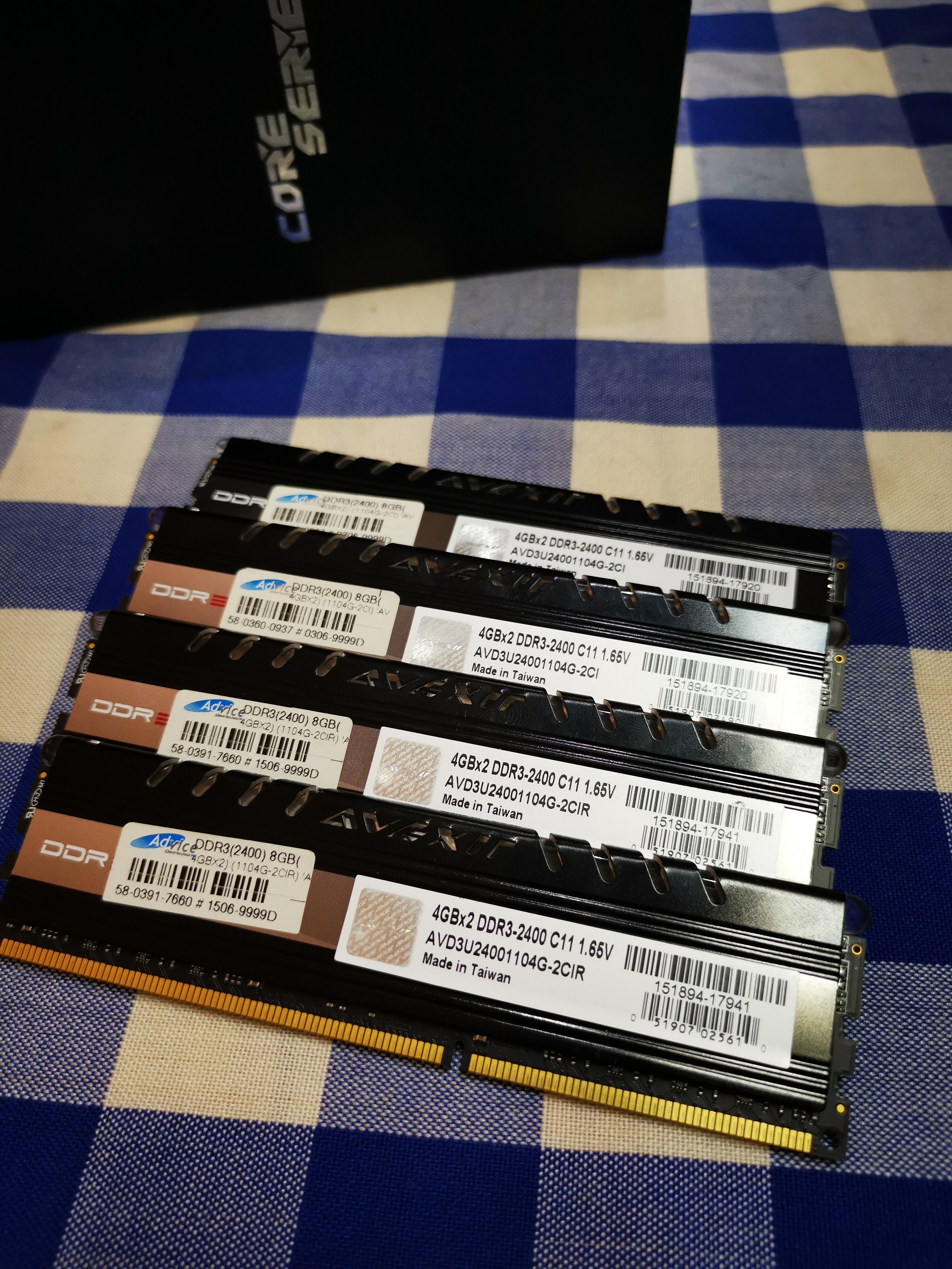 Ram AVEXIR DDR3 16G(4*4)/2400 (Red-Blue)