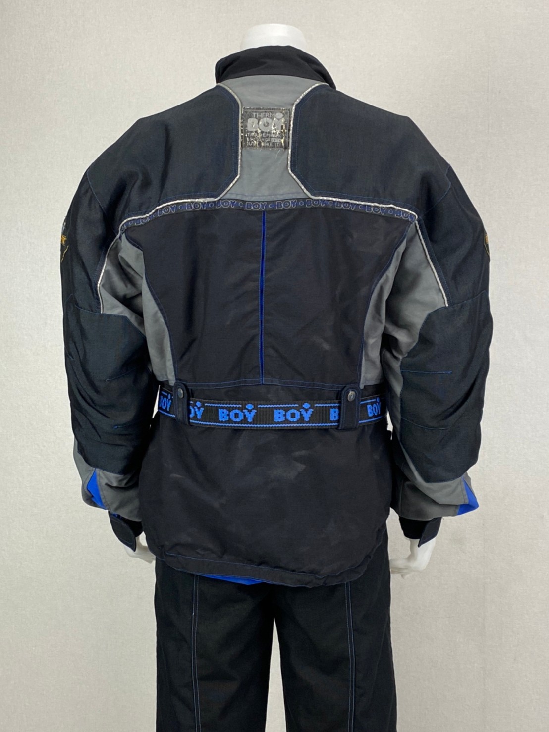 ชุดสำหรับขี่มอเตอร์ไซด์ ( มือสอง ) SET 008 ชุดทัวริ่ง เสื้อการ์ด + กางเกง ยี่ห้อ* ** BOY***