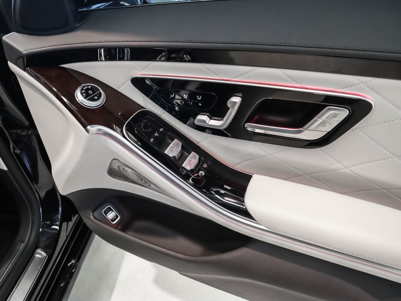 Mercedes-Benz S350d Exclusive สี Obsidian Black ปี 2022