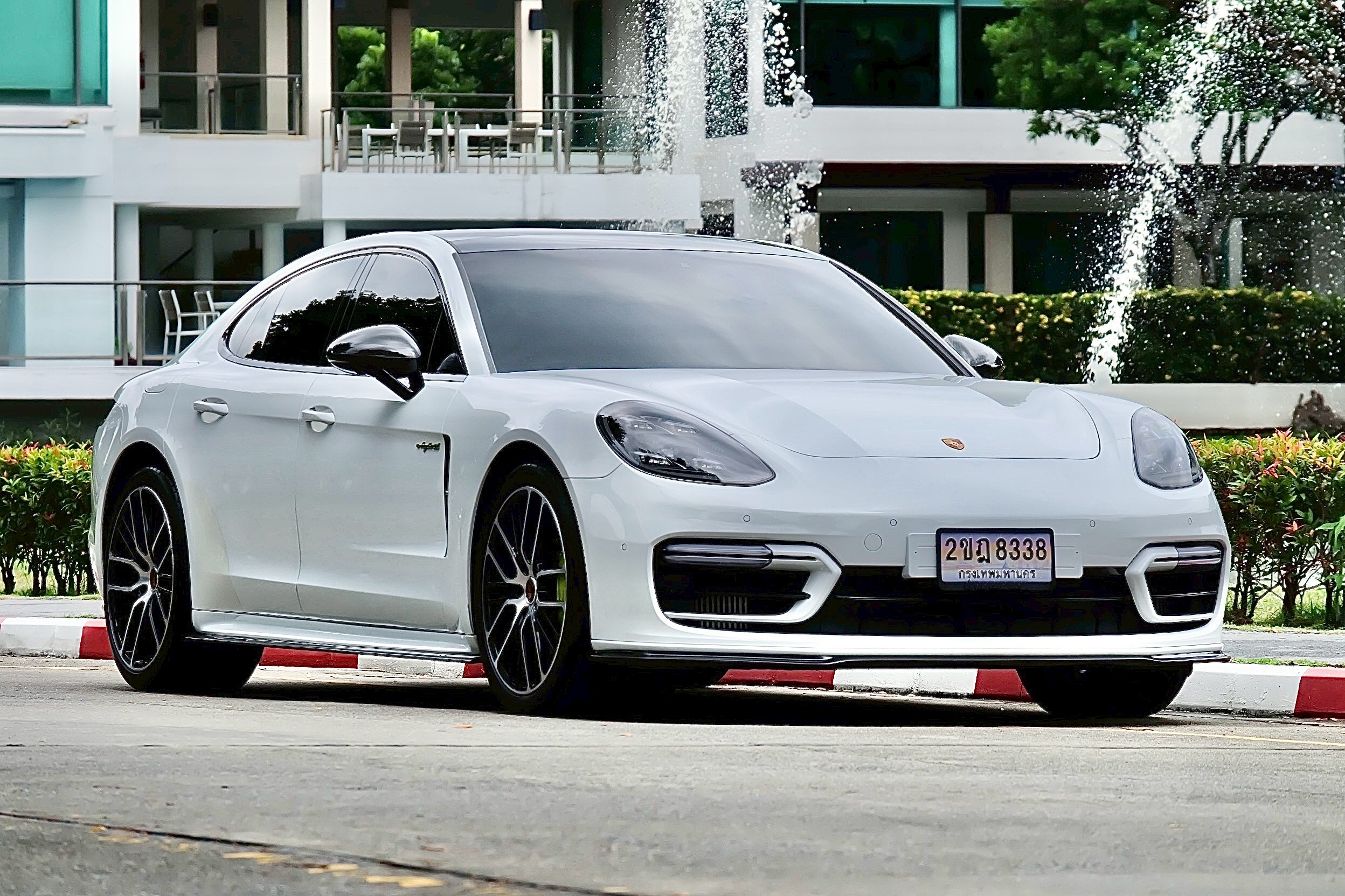Porsche Panamera 4 E-Hybrid Facelift ปี 2023