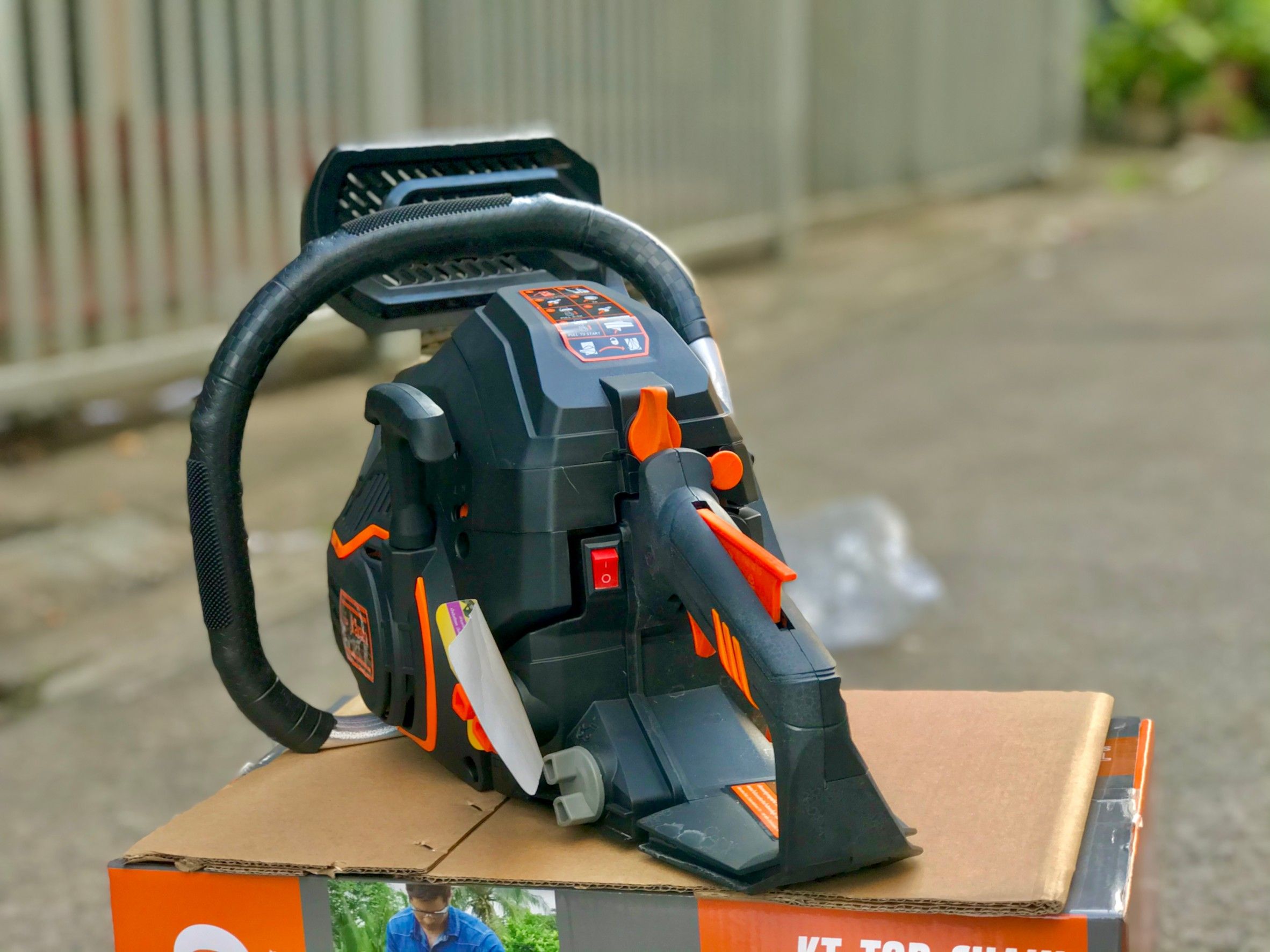 เลื่อยโซ่ยนต์ รุ่นใหม่ ยี่ห้อ KANTO รุ่น ท๊อปของแคนโต้ โซ่ 3 เส้น บาร์ 11.5 นิ้ว