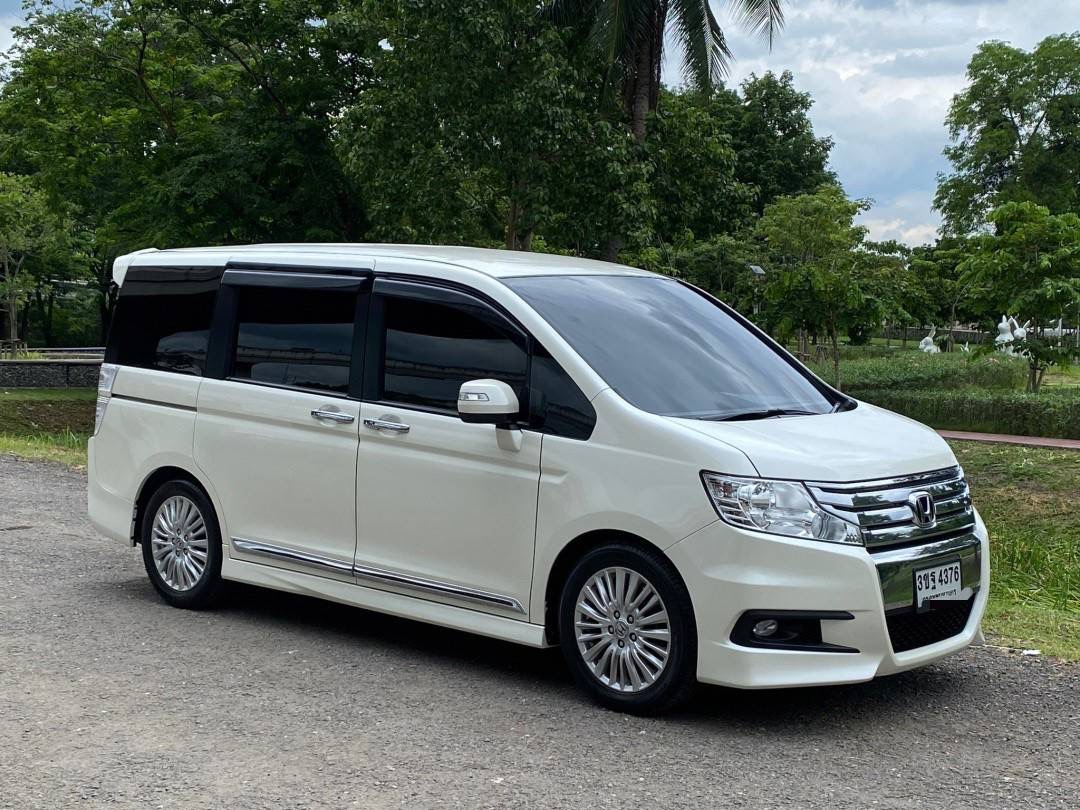 HONDA Stepwagon Spada ปี 2012