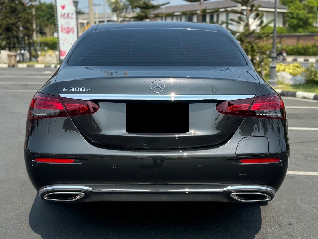 Mercedes Benz E300e Avantgarde ปี 2021