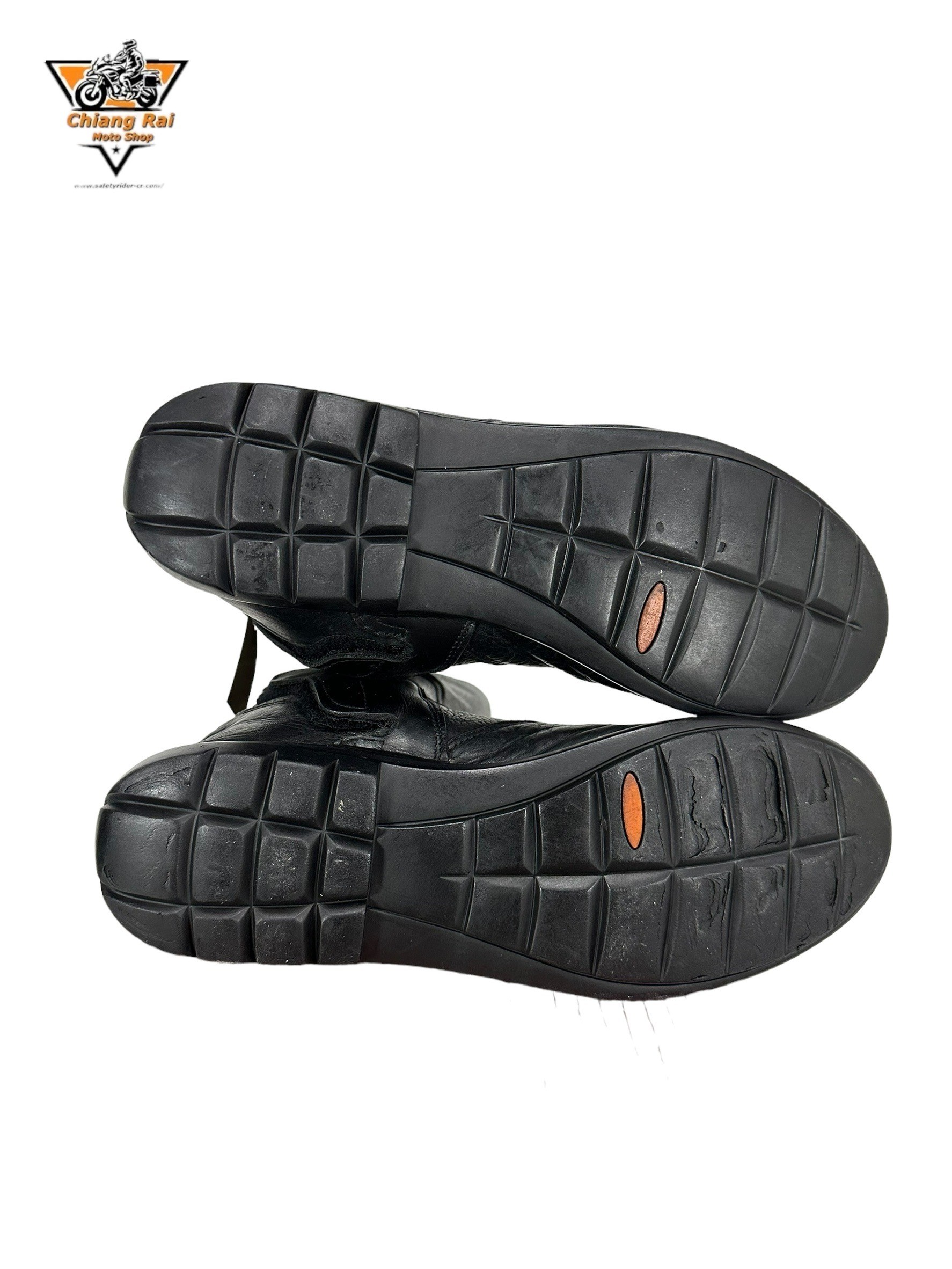 รองเท้าขี่มอเตอร์ไซด์( มือสอง) RCBS-670 Size ขนาดจากป้าย 45:EUR / 10:UK / 27.9:Cm.(dainese)