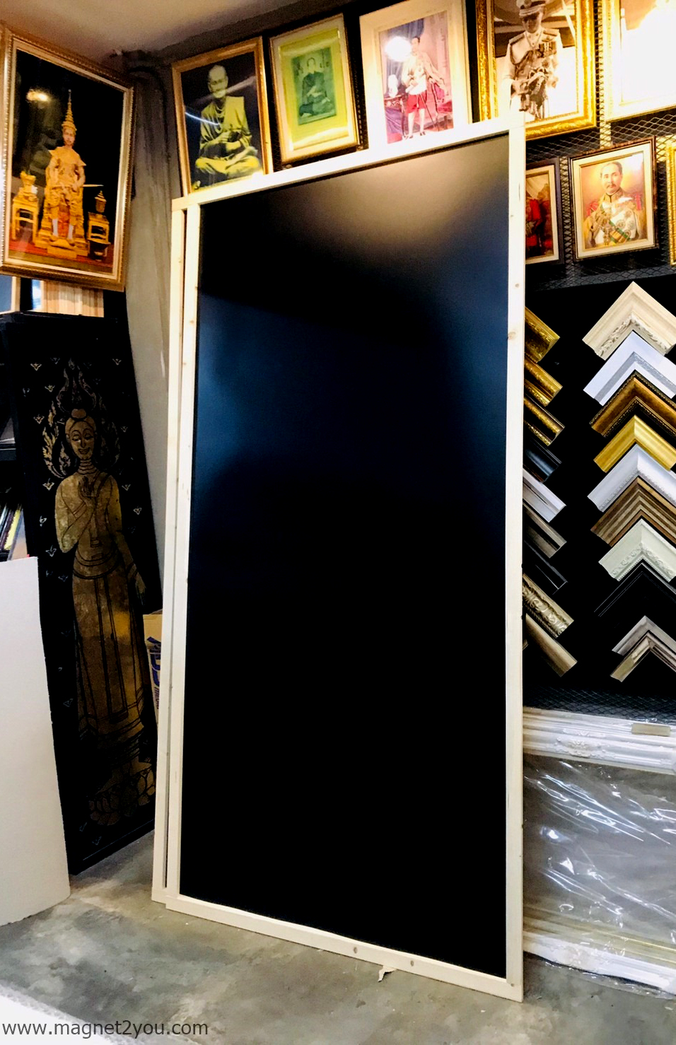 กระดานดำ 120x240 ติดผนัง (โครง4 MM) กรอบไม้สนเลือกสีได้