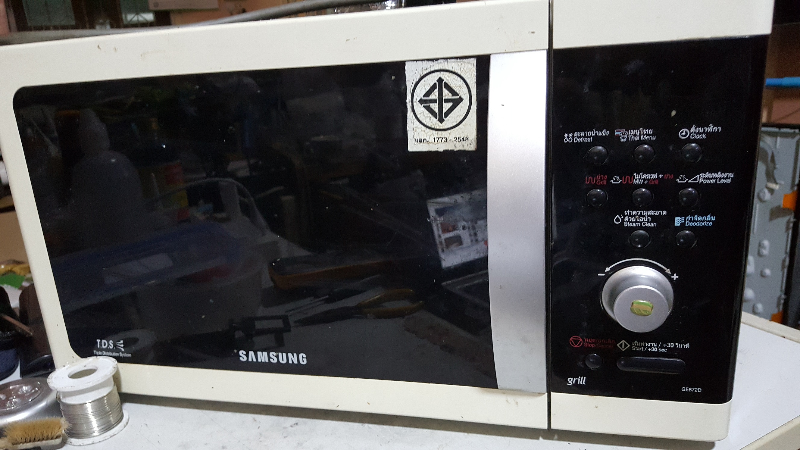 ซ่อมไมโครเวฟ ยี่ห้อ SAMSUNG รุ่น GE872D อาการปุ่มกดใช้งานไม่ได้