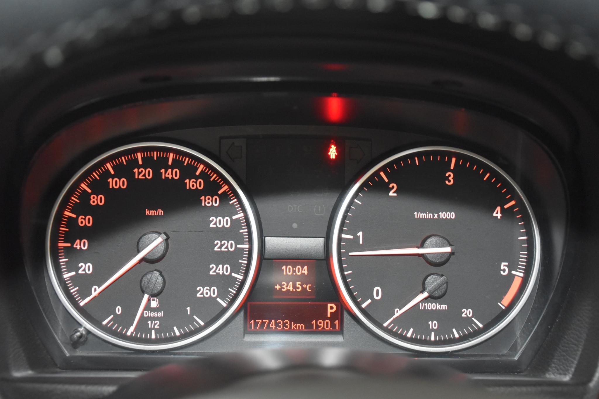 BMW 320d SE LCI V-Shape E90 ปี2012