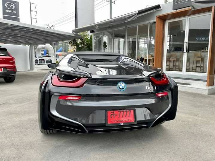 BMW i8 Roadster ปี 2021