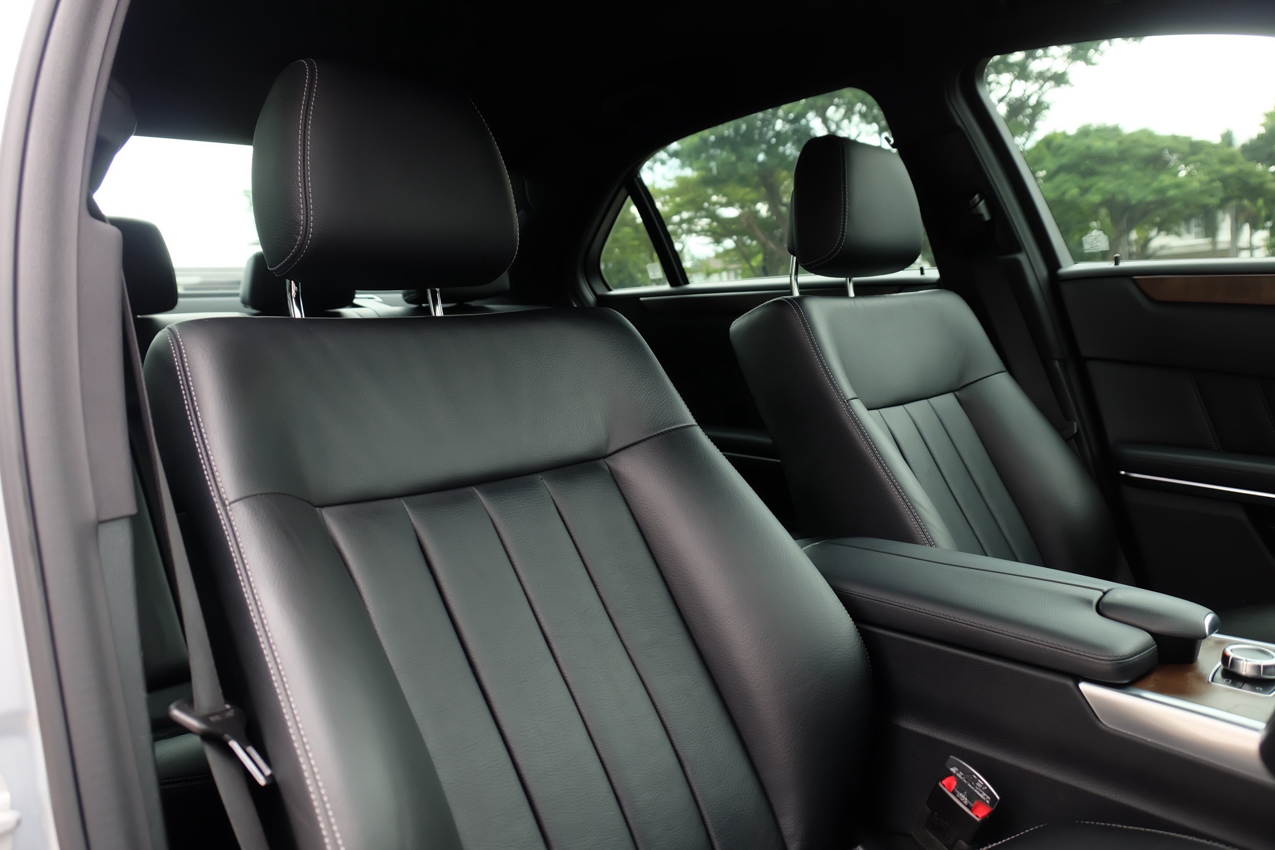 Mercedes Benz (W212) E200 CGI Facelift Edition E ปี 2017