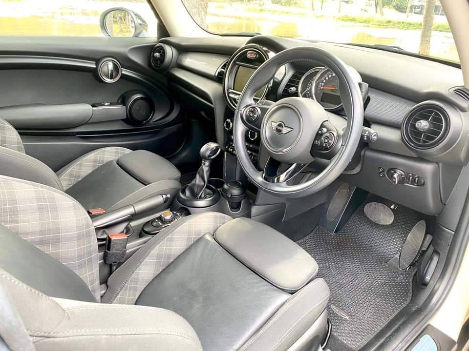 Mini Cooper RHD F56 ปี 2016