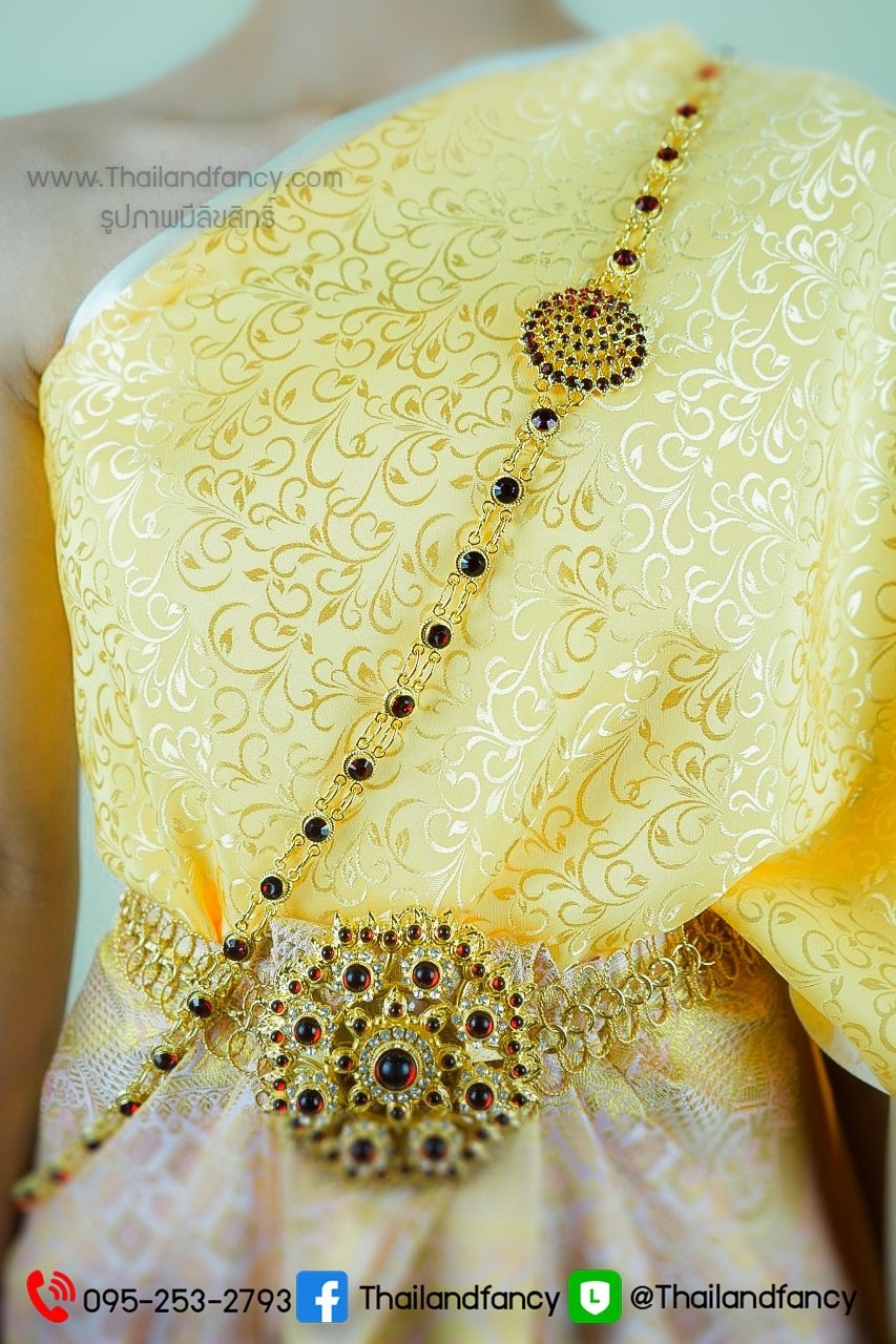 ชุดไทยย้อนยุค ชุดไทยสมัยอยุธยา ชุดไทยประยุกต์ ชุดไทยสไบออเจ้า ชุดไทยสไบเหลืองทองกับผ้าถุงจีบหน้านางเสมือนนุ่งสด