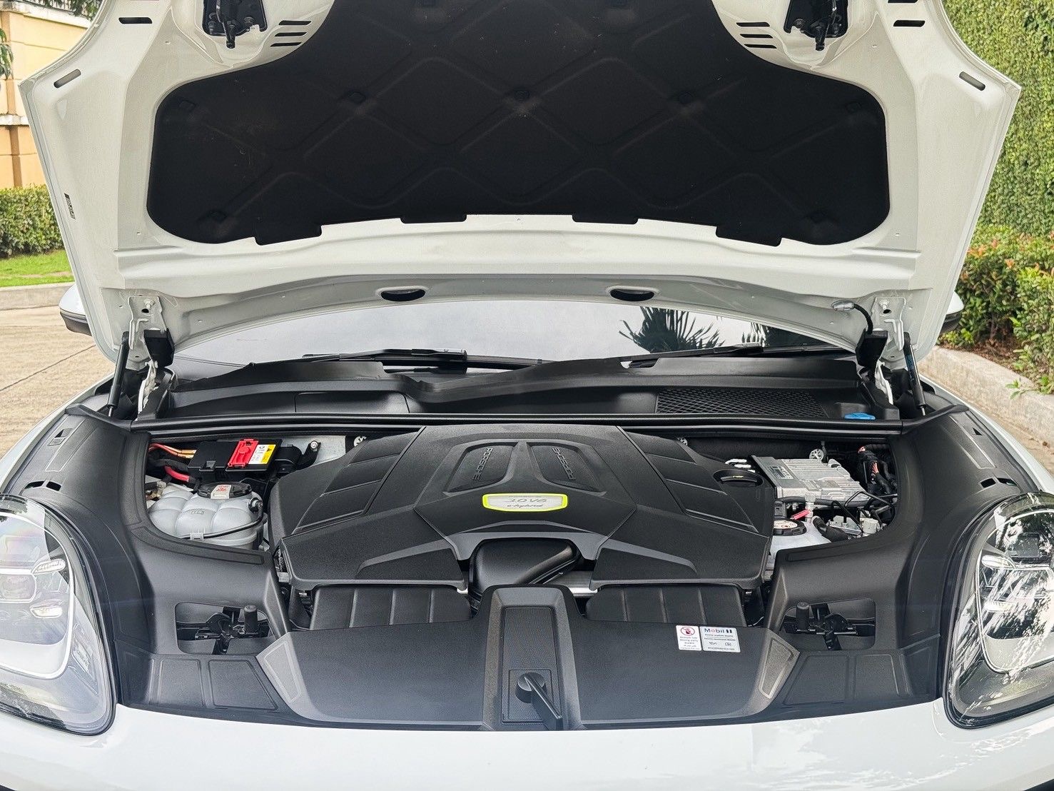 Porsche Cayenne e-hybrid Coupe ปี 2022