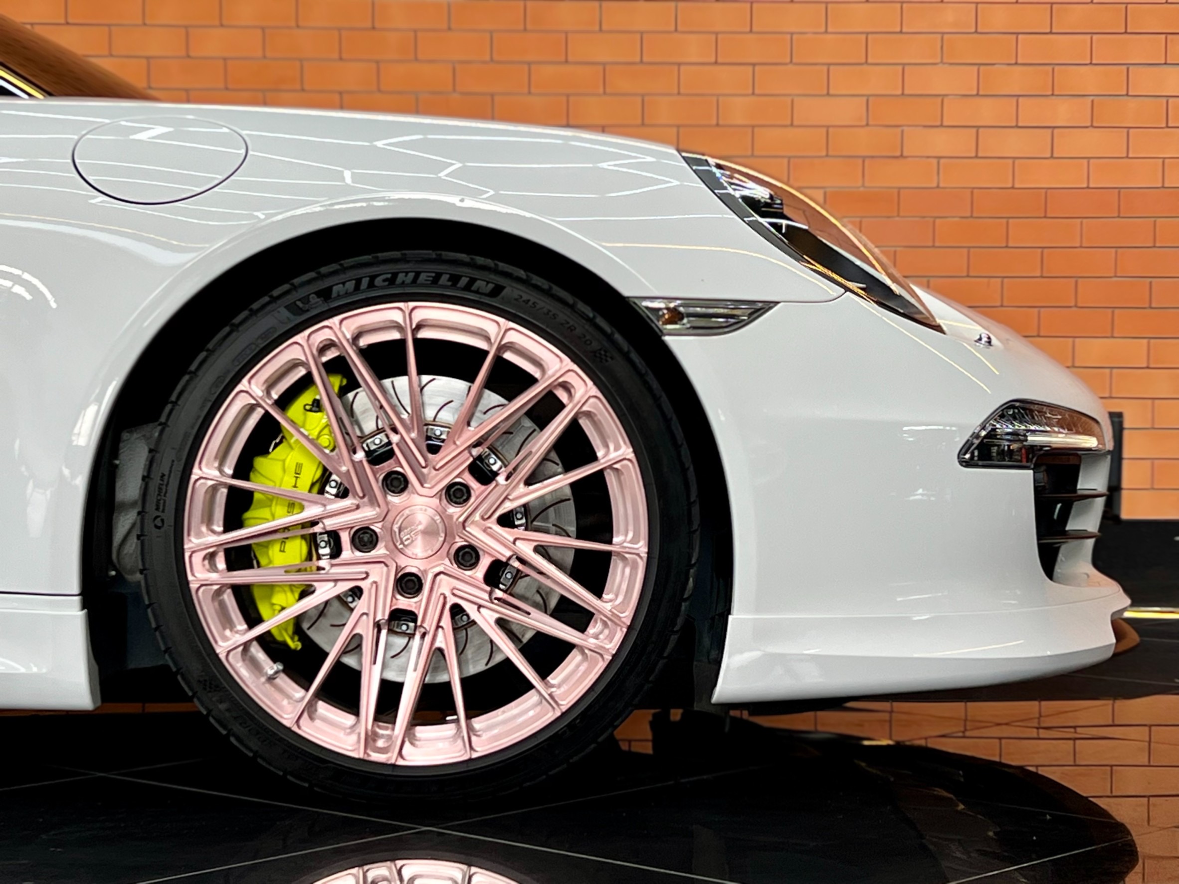 Porsche Carrera 911 ปี 2013