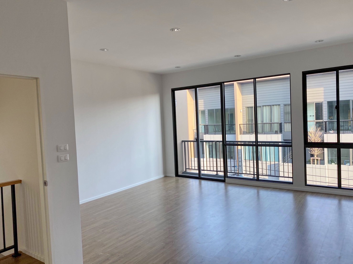 ให้เช่า บ้านกลางเมือง The Era ปิ่นเกล้า-จรัญฯ บ้านใหม่มือ 1 สามชั้น