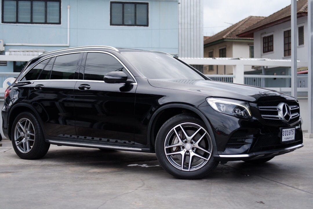 BENZ GLC250d AMG ปี2017