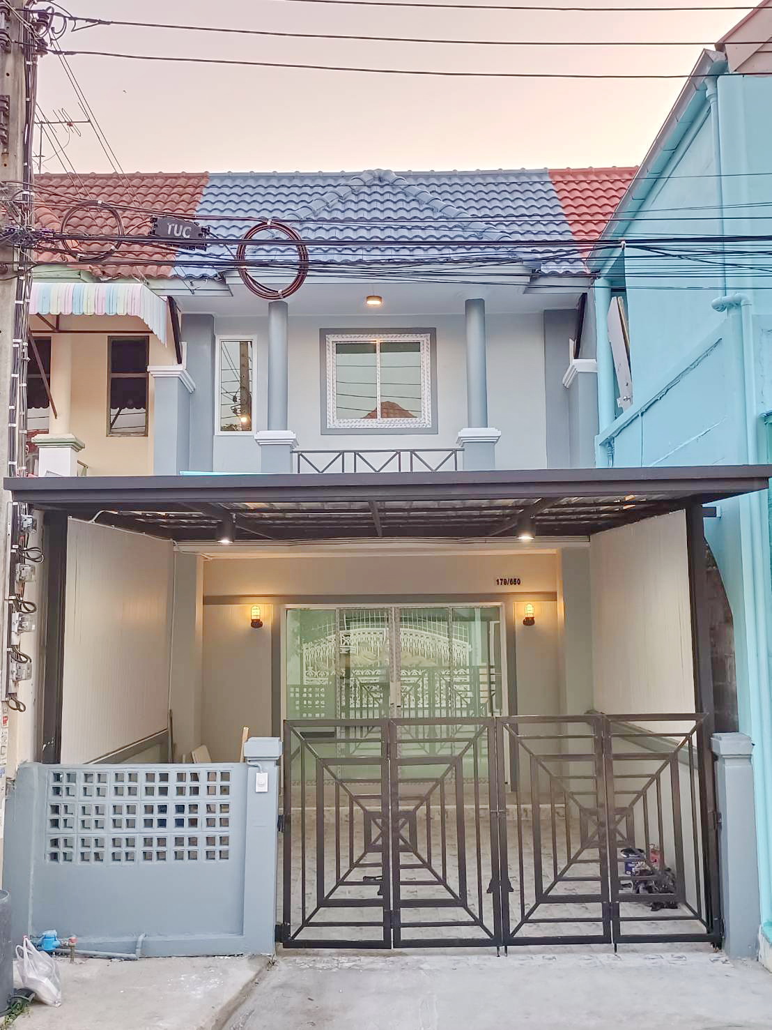 ขาย ทาว์เฮาส์ รีโนเวทปรับปรุงใหม่ทั้งหลัง กู้เกินได้
