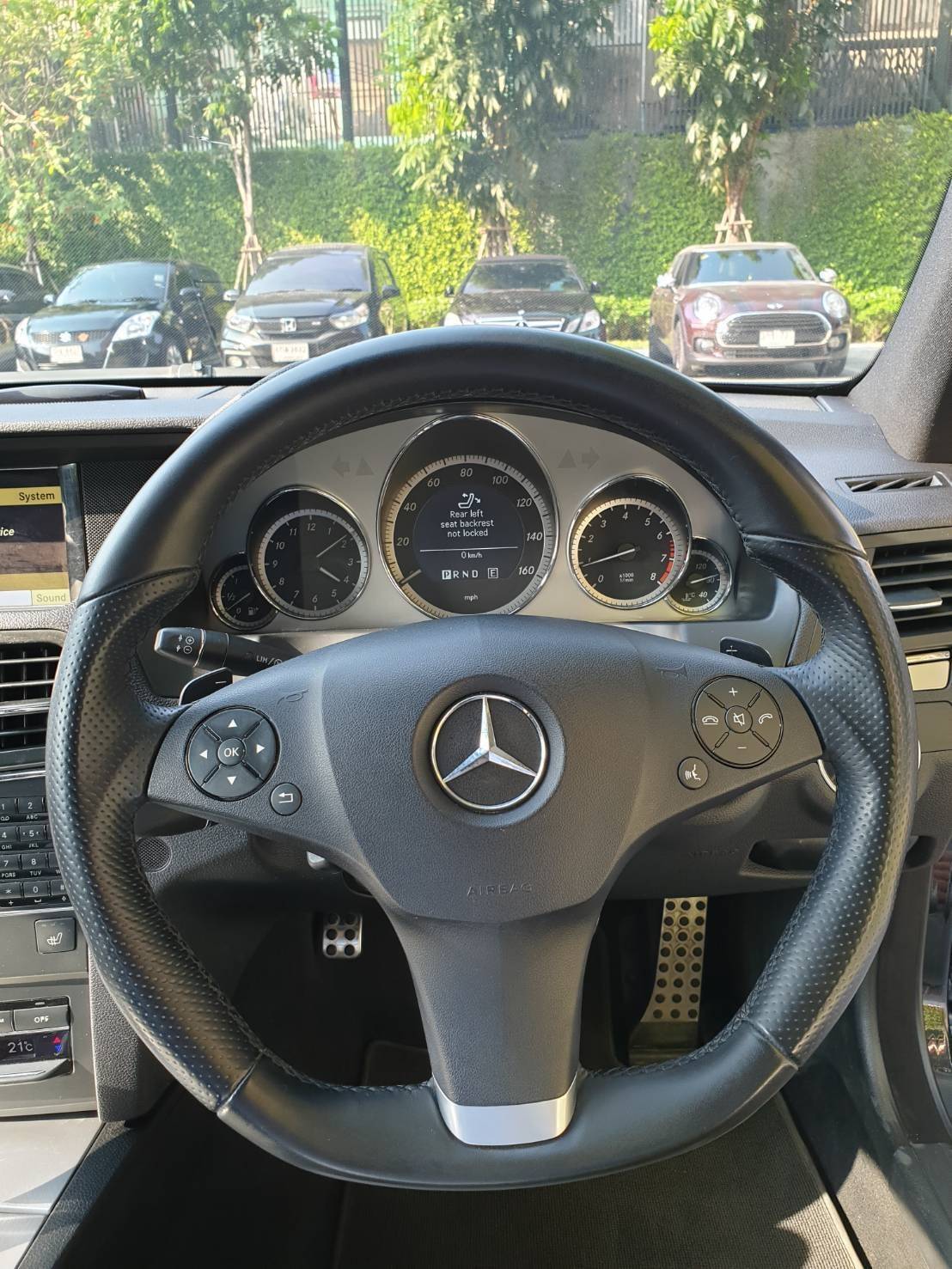 Mercedes Benz e200 coupe ปี 2011
